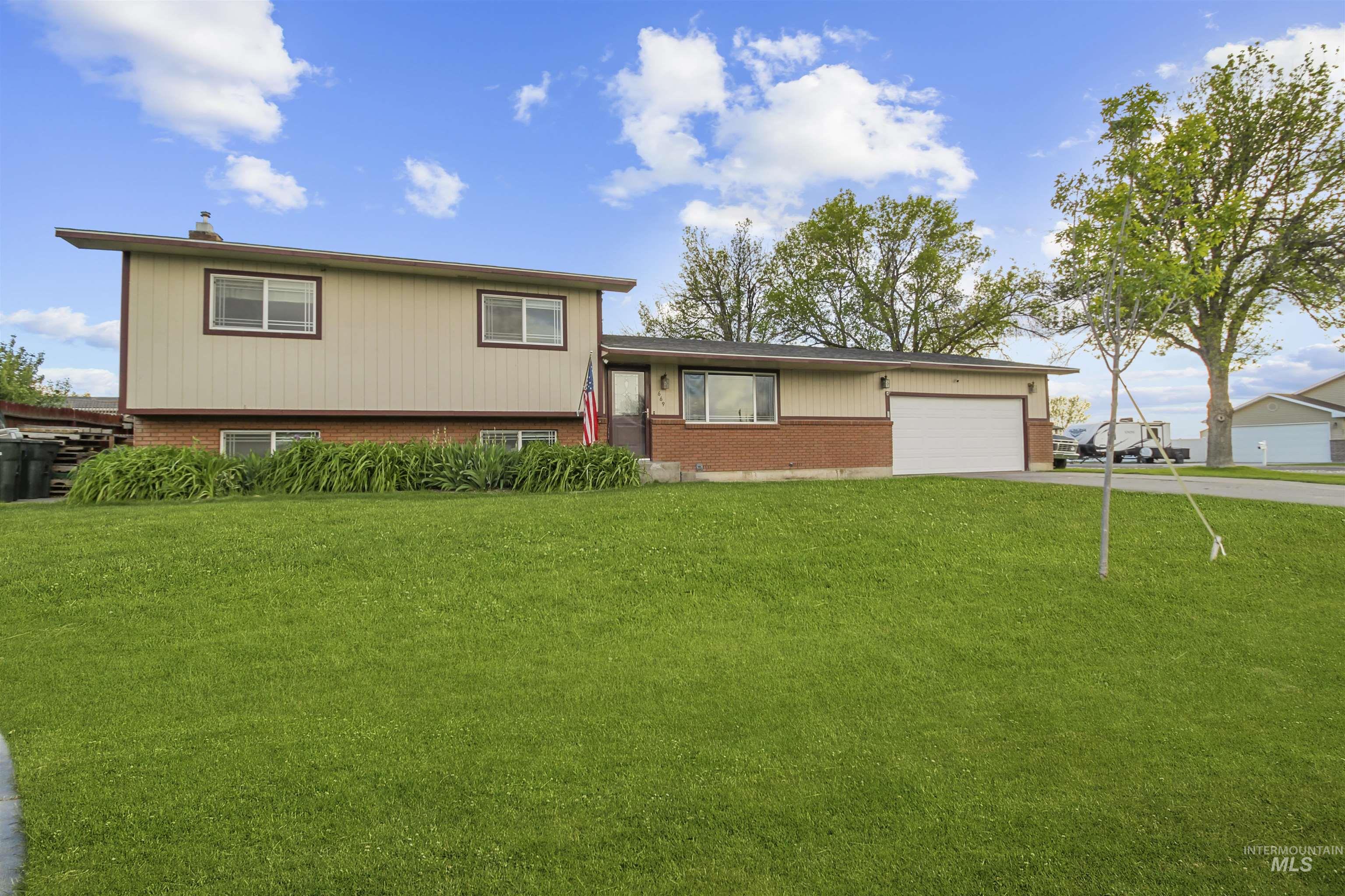 669 Primrose Dr, Paul, Idaho 83347, 4 Bedrooms, 2.5 Bathrooms, Residential For Sale, Price $385,000, 98987328