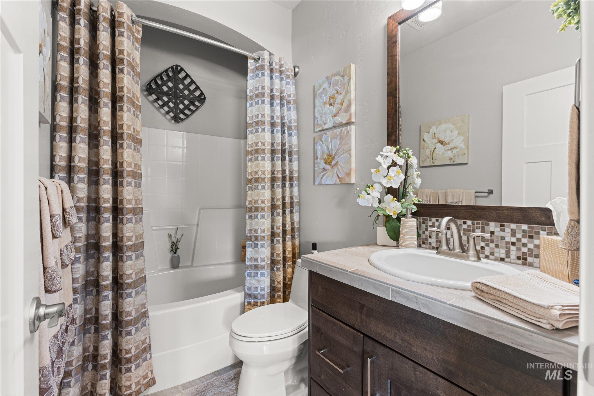 5963 N Eynsford Ave, Meridian, Idaho 83646, 3 Bedrooms, 2 Bathrooms, Residential For Sale, Price $580,000, 98987329