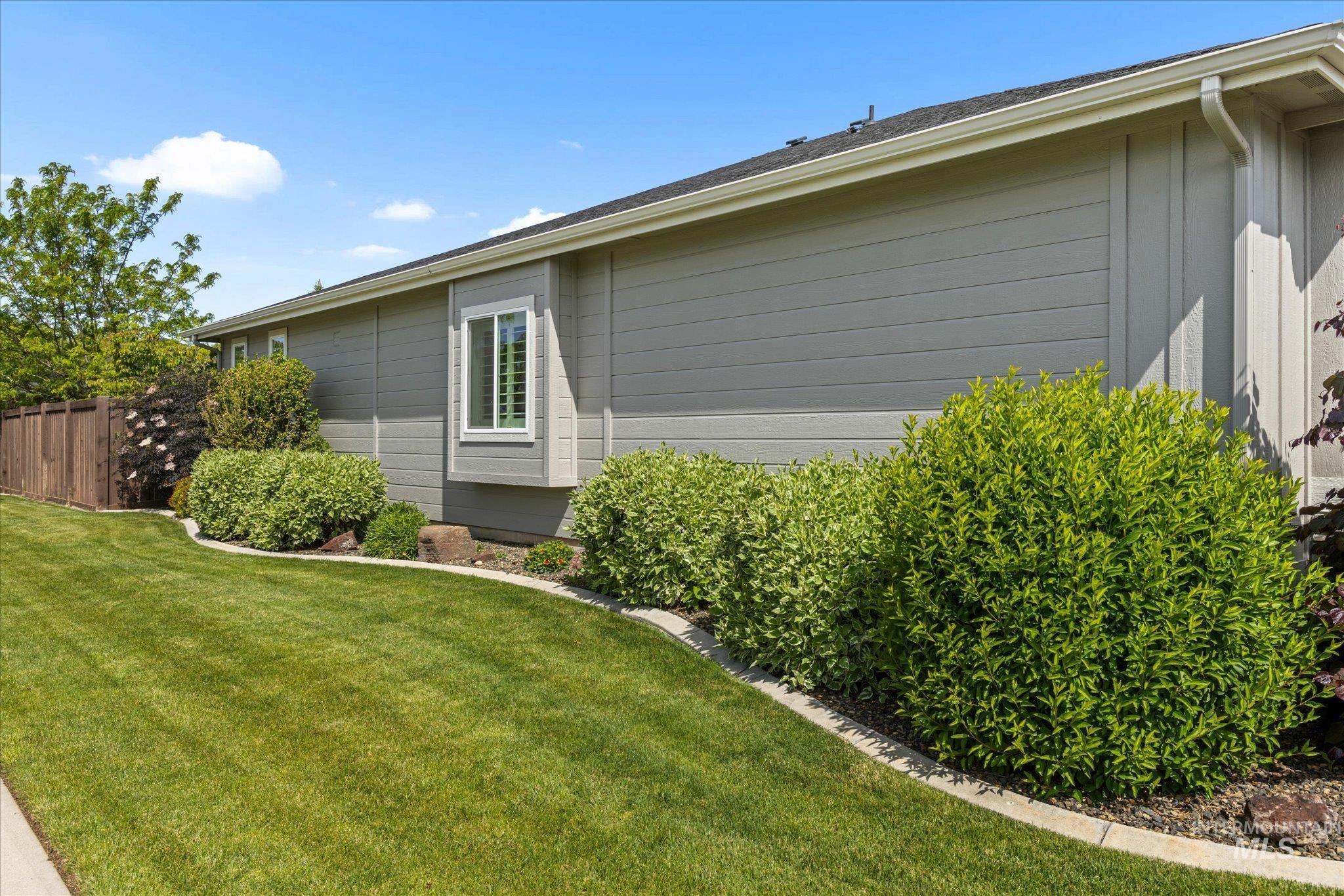 5963 N Eynsford Ave, Meridian, Idaho 83646, 3 Bedrooms, 2 Bathrooms, Residential For Sale, Price $580,000, 98987329