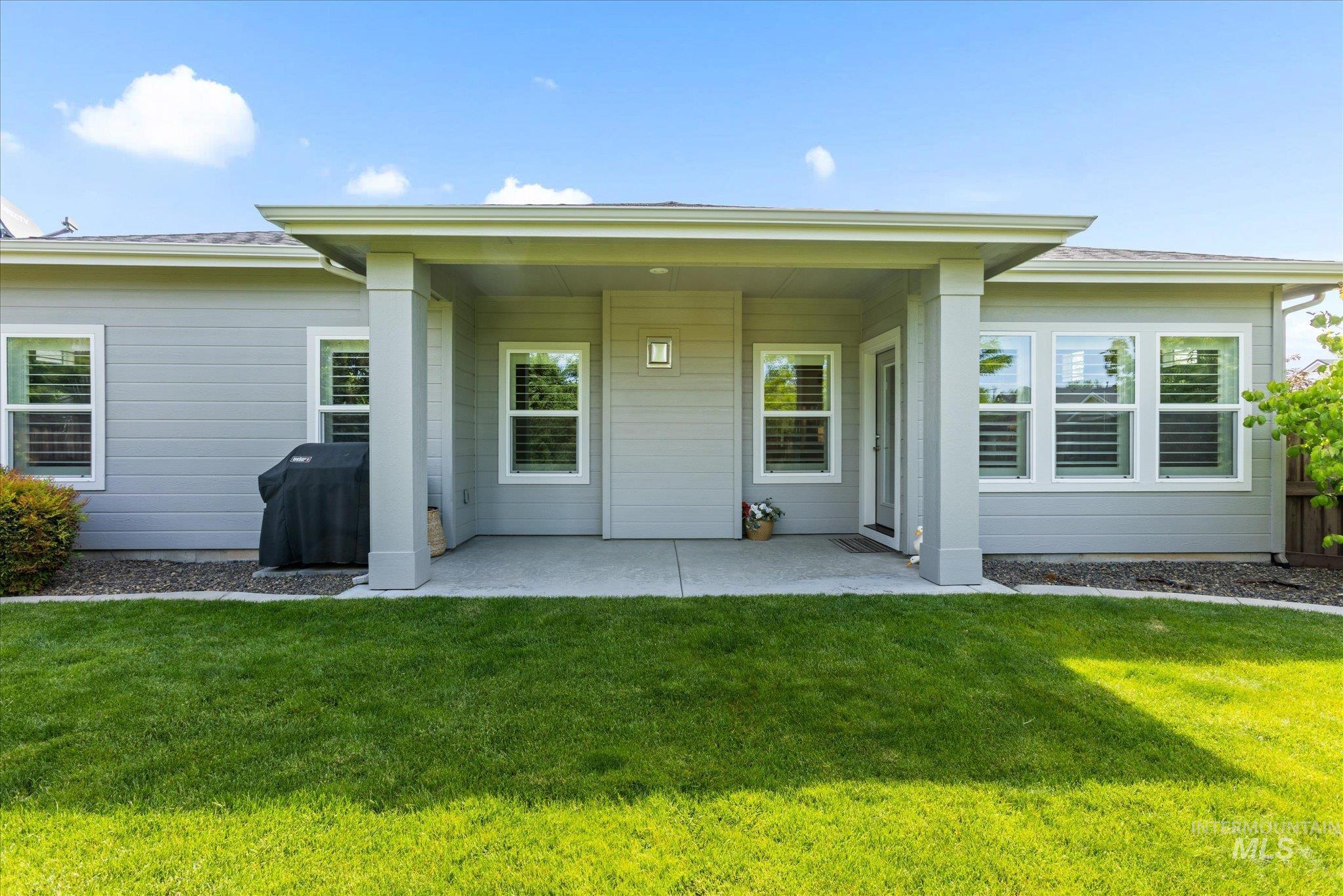 5963 N Eynsford Ave, Meridian, Idaho 83646, 3 Bedrooms, 2 Bathrooms, Residential For Sale, Price $580,000, 98987329