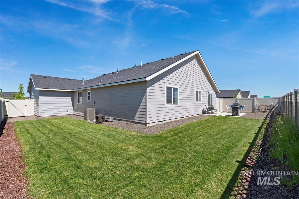 19339 Susquehanna Way, Caldwell, Idaho 83605, 4 Bedrooms, 2 Bathrooms, Residential For Sale, Price $424,900, 98987330