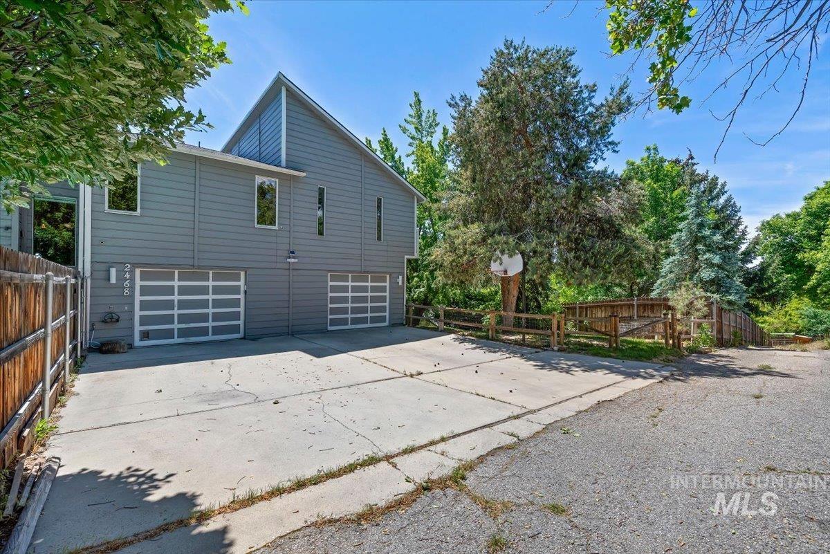 2468 E Roanoke Dr, Boise, Idaho 83712, 4 Bedrooms, 3.5 Bathrooms, Residential For Sale, Price $899,900, 98987333