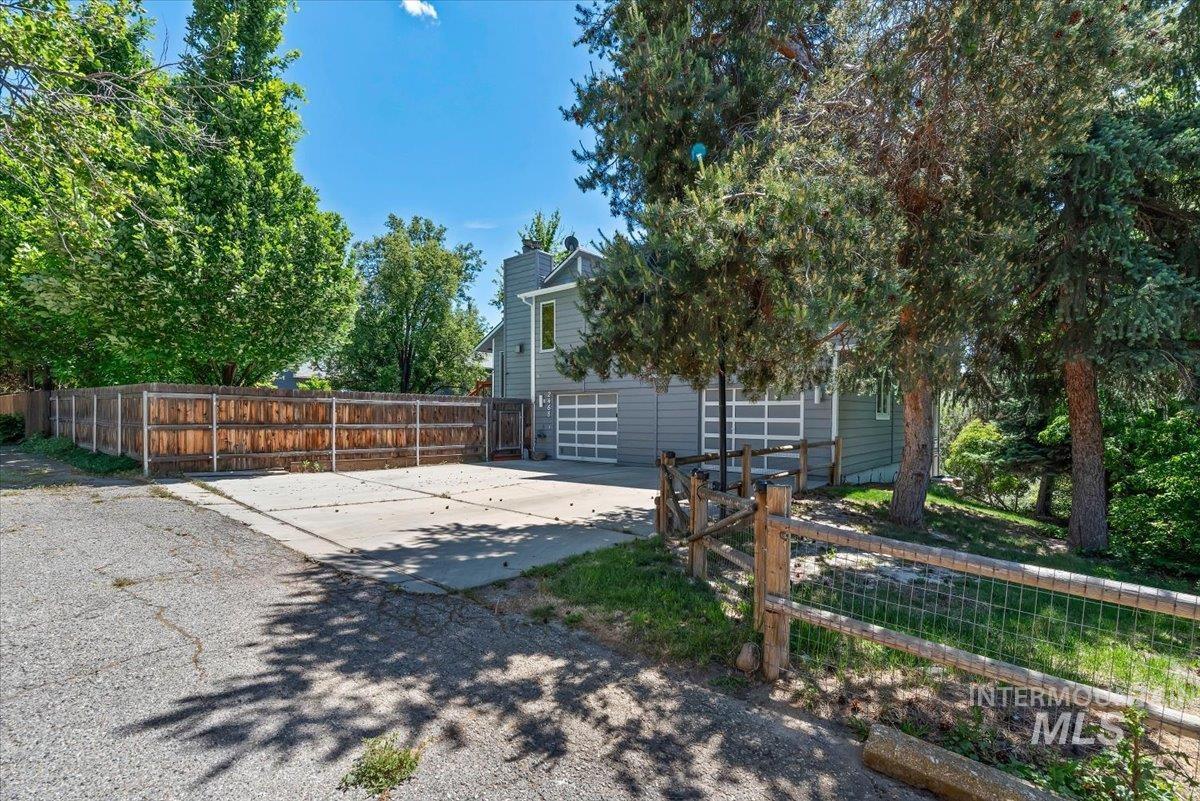 2468 E Roanoke Dr, Boise, Idaho 83712, 4 Bedrooms, 3.5 Bathrooms, Residential For Sale, Price $899,900, 98987333