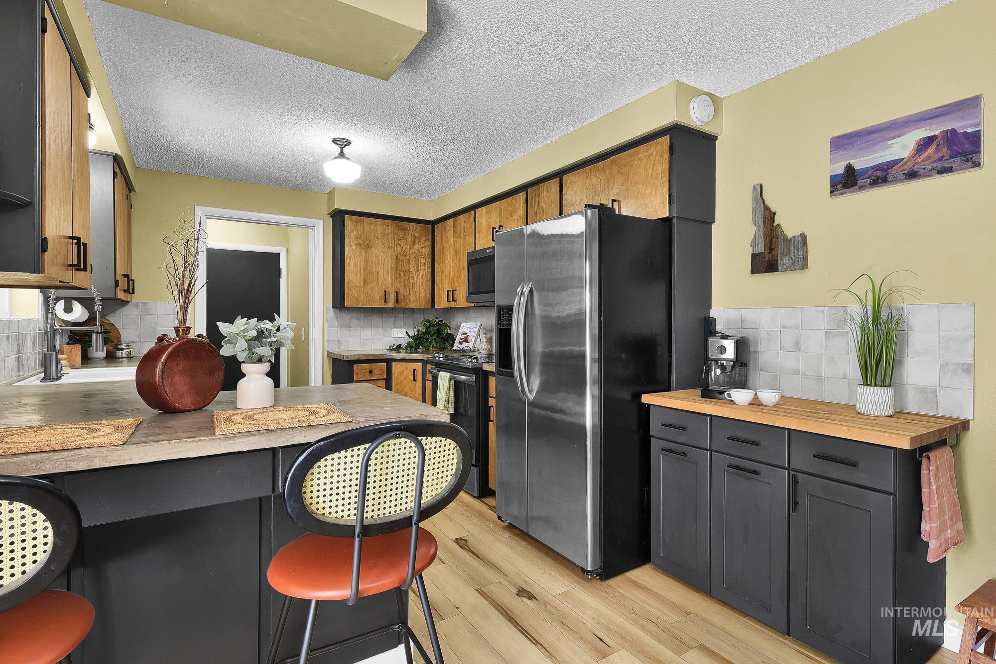 624 S Lawrence Ave, Boise, Idaho 83709, 6 Bedrooms, 3 Bathrooms, Residential For Sale, Price $614,500, 98987335