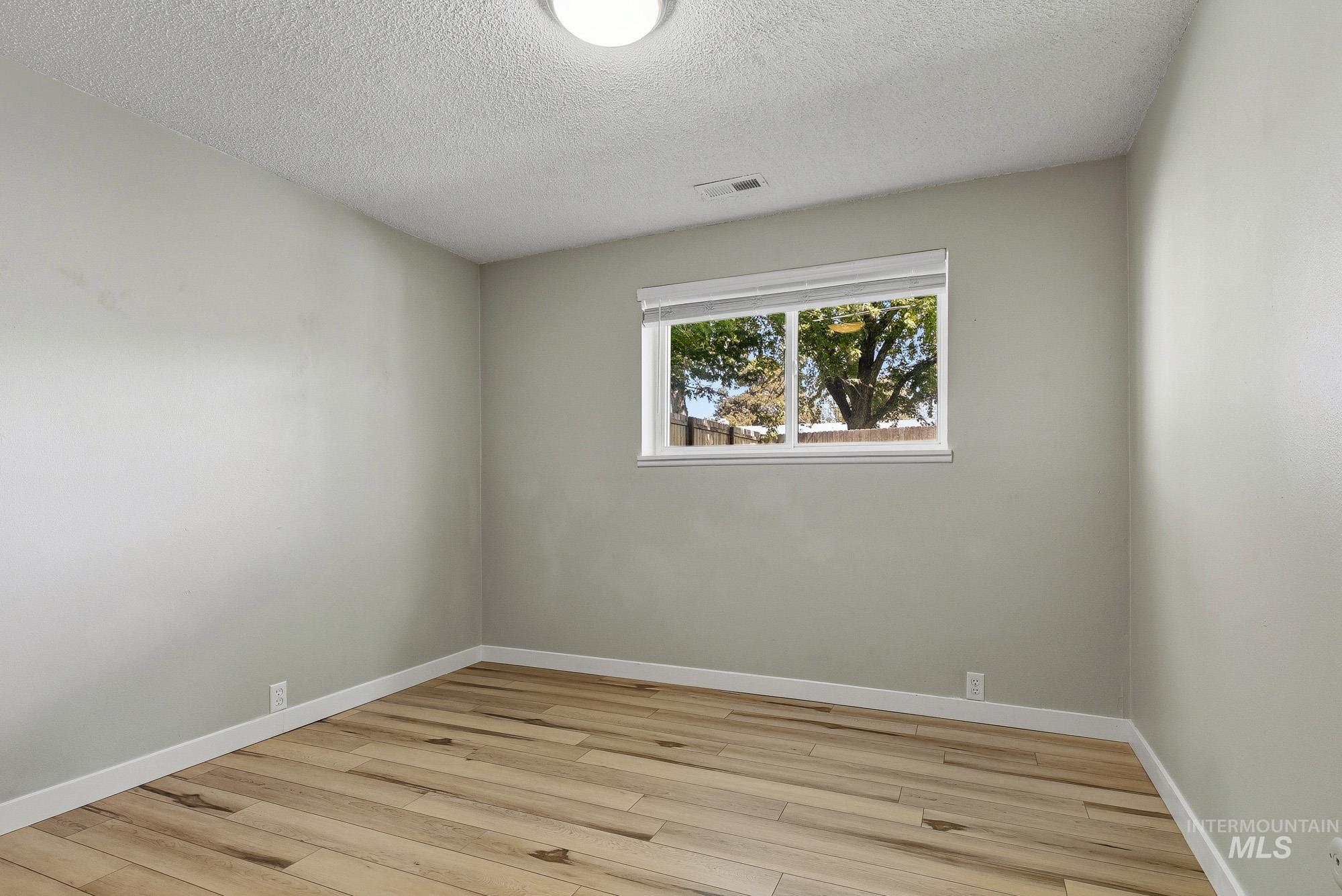 624 S Lawrence Ave, Boise, Idaho 83709, 6 Bedrooms, 3 Bathrooms, Residential For Sale, Price $614,500, 98987335