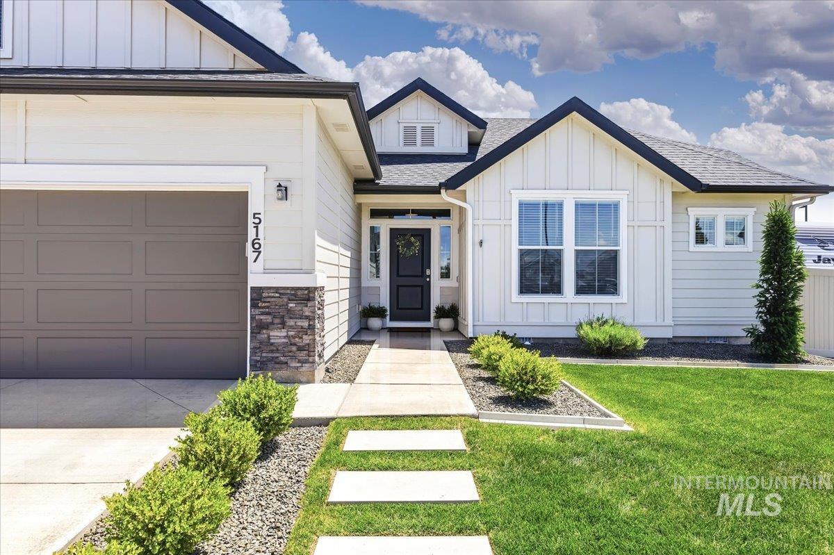 5167 E Sylvan Hart Dr., Nampa, Idaho 83687, 4 Bedrooms, 2 Bathrooms, Residential For Sale, Price $565,000, 98987336