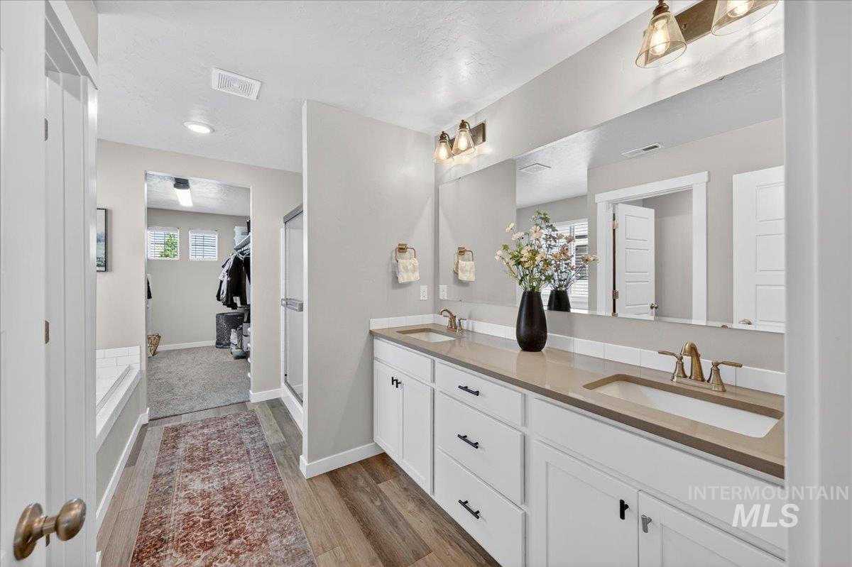 5167 E Sylvan Hart Dr., Nampa, Idaho 83687, 4 Bedrooms, 2 Bathrooms, Residential For Sale, Price $565,000, 98987336