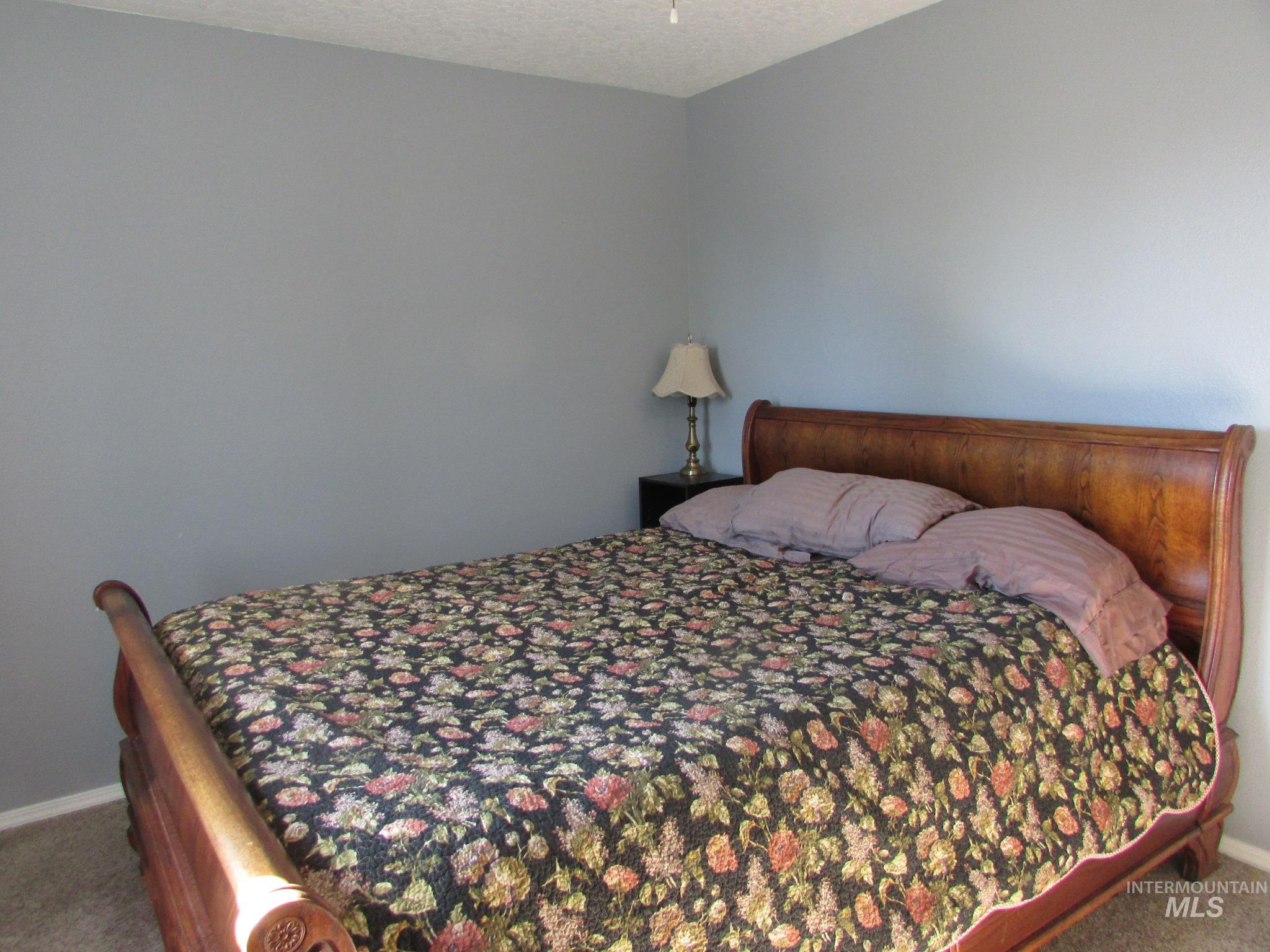 940 N Miner Ave., Kuna, Idaho 83634, 4 Bedrooms, 2.5 Bathrooms, Residential For Sale, Price $429,000, 98987339
