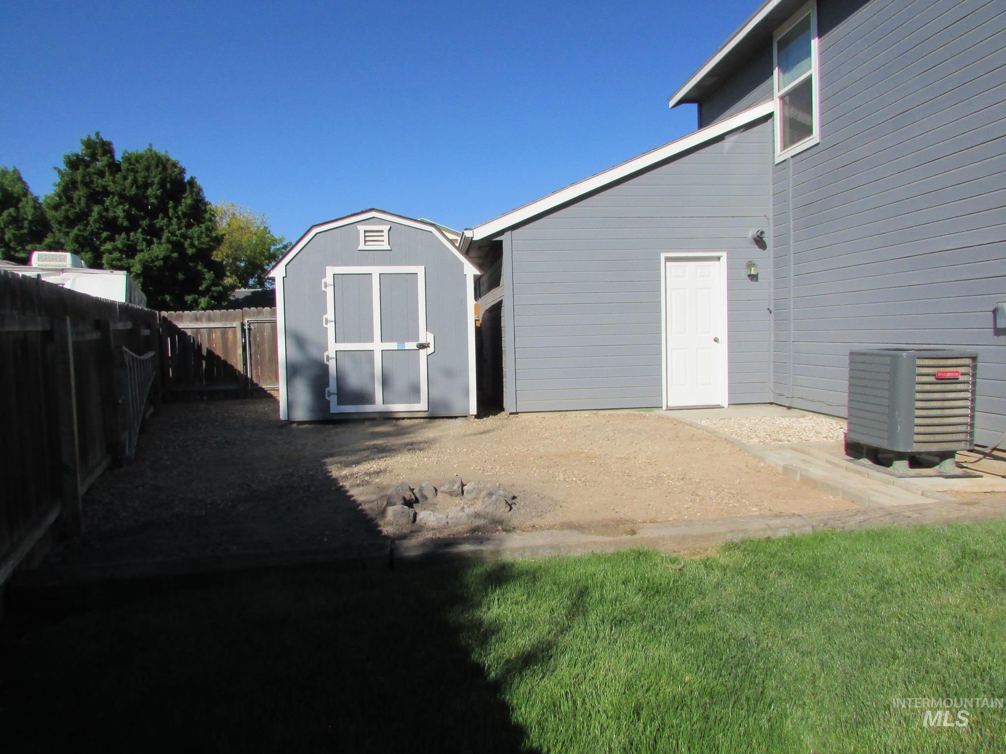 940 N Miner Ave., Kuna, Idaho 83634, 4 Bedrooms, 2.5 Bathrooms, Residential For Sale, Price $429,000, 98987339