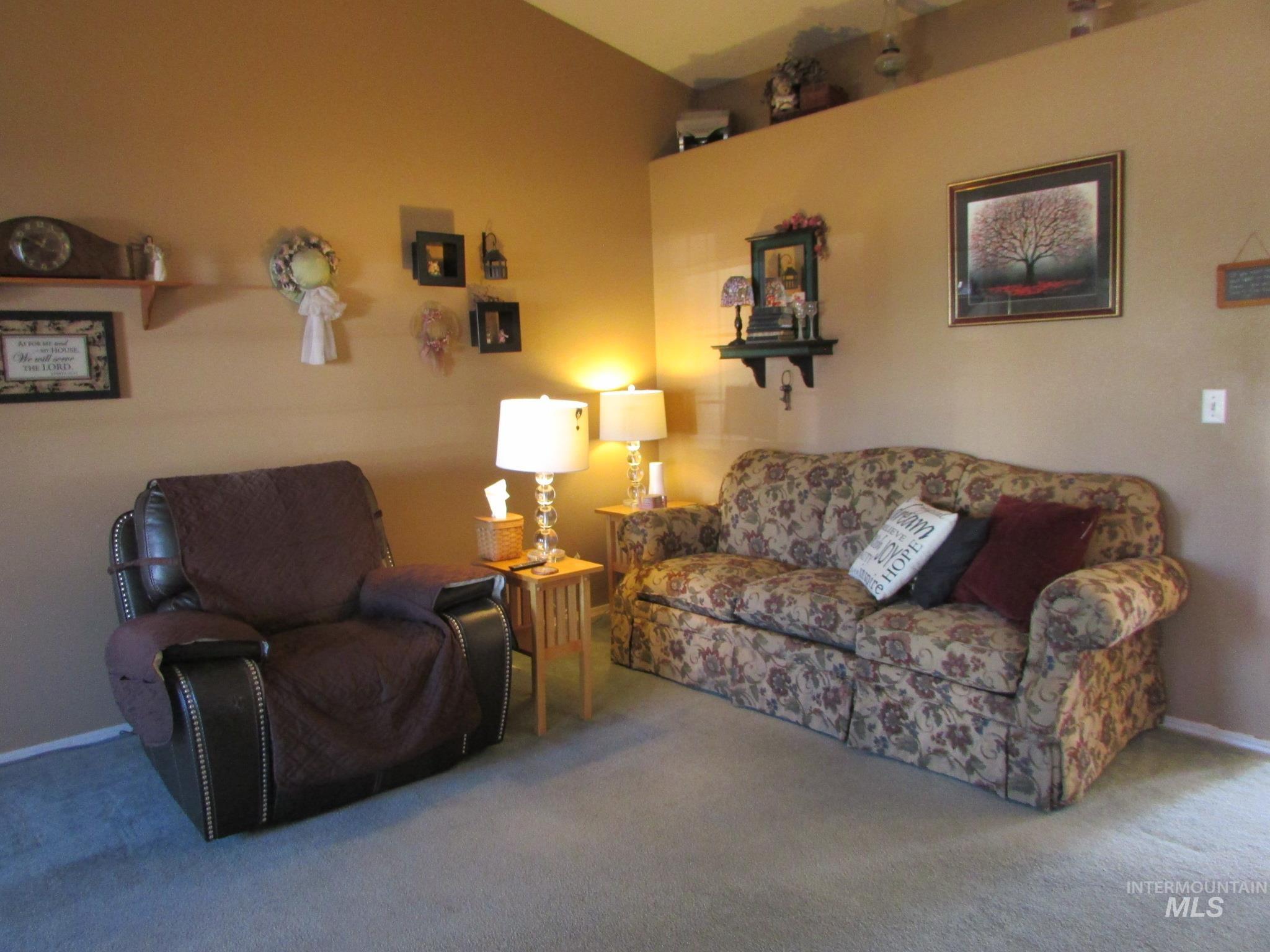 940 N Miner Ave., Kuna, Idaho 83634, 4 Bedrooms, 2.5 Bathrooms, Residential For Sale, Price $429,000, 98987339