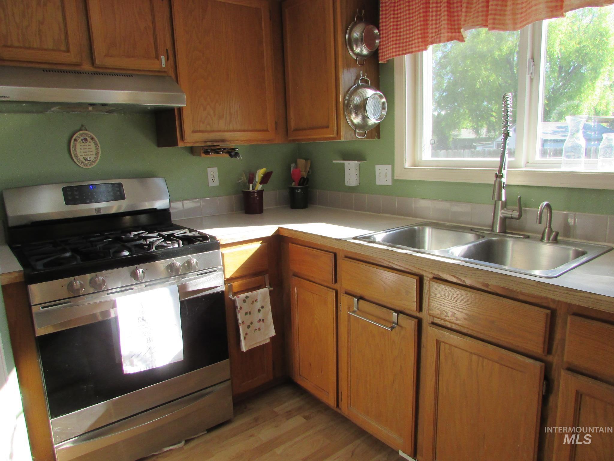 940 N Miner Ave., Kuna, Idaho 83634, 4 Bedrooms, 2.5 Bathrooms, Residential For Sale, Price $429,000, 98987339