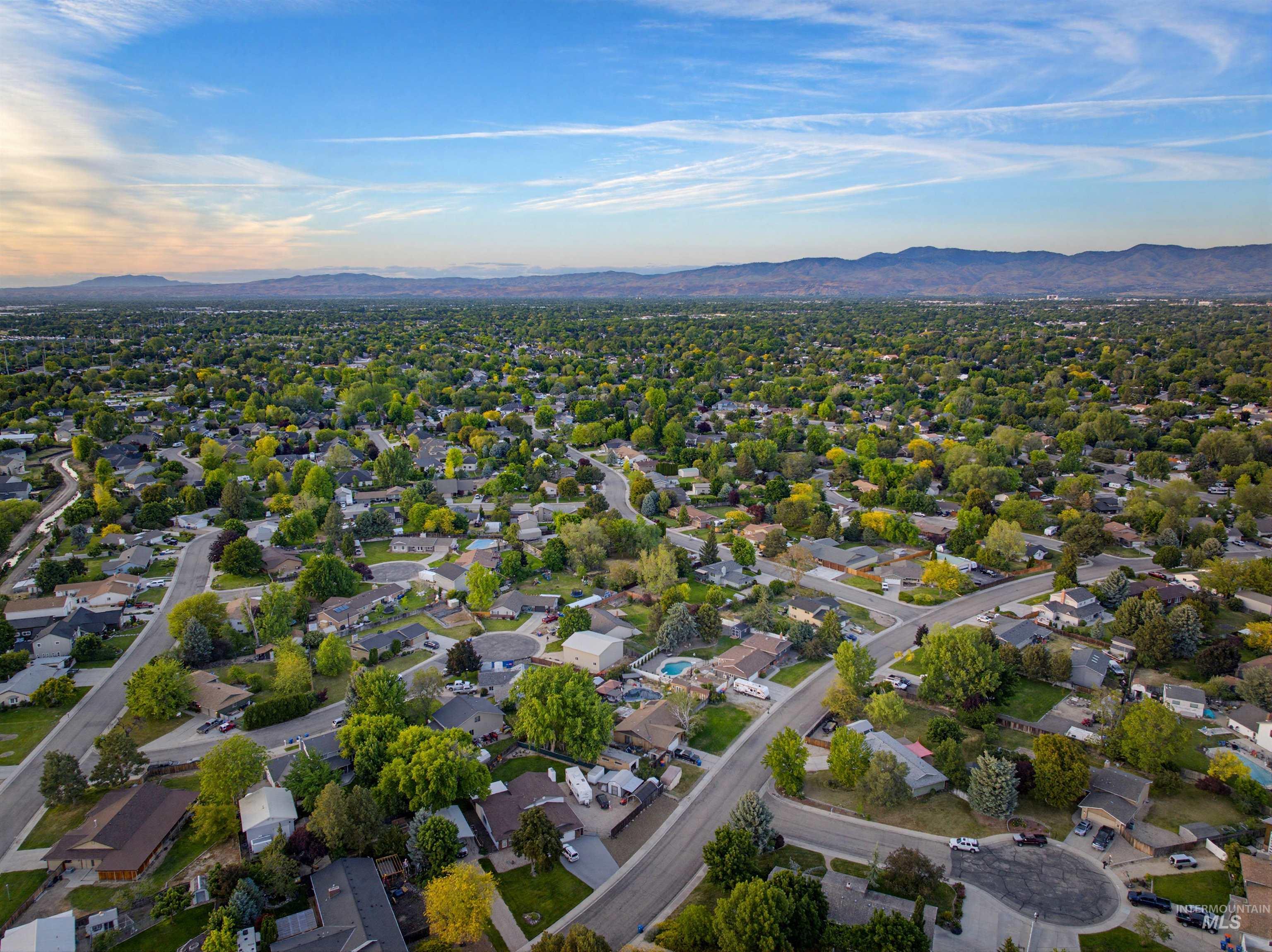 11800 W Reutzel Dr, Boise, Idaho 83709, 4 Bedrooms, 3 Bathrooms, Residential For Sale, Price $670,000, 98987340