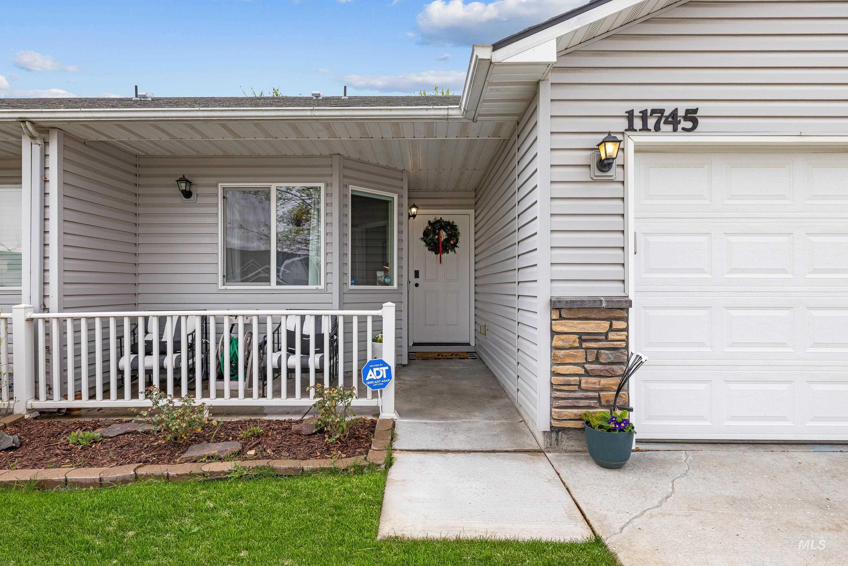 11745 W Blueberry, Nampa, Idaho 83651, 3 Bedrooms, 2 Bathrooms, Residential For Sale, Price $340,000, 98987341