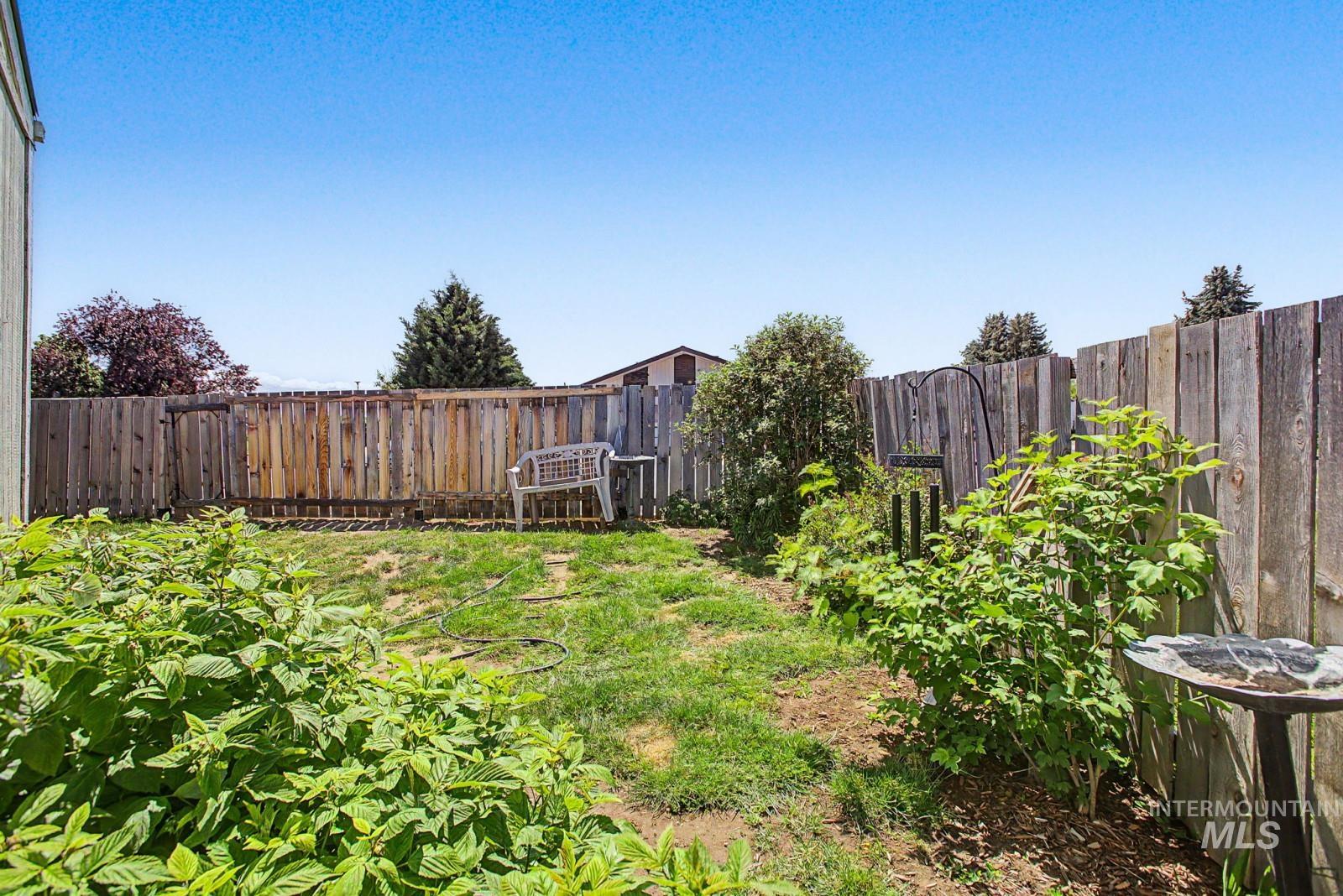 2015 6th Ave, Clarkston, Washington 99403, 2 Bedrooms, 2 Bathrooms, Residential For Sale, Price $54,900, 98987343