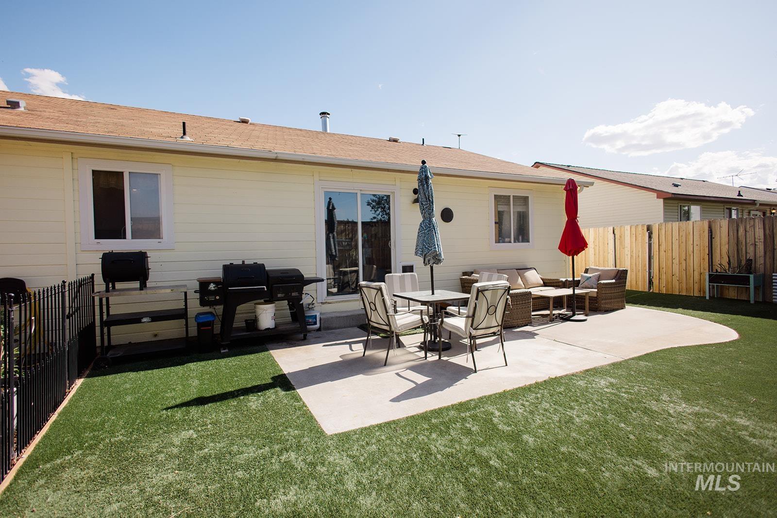 1760 Peregrine Drive, Mountain Home, Idaho 83647, 3 Bedrooms, 2 Bathrooms, Residential For Sale, Price $364,900, 98987348