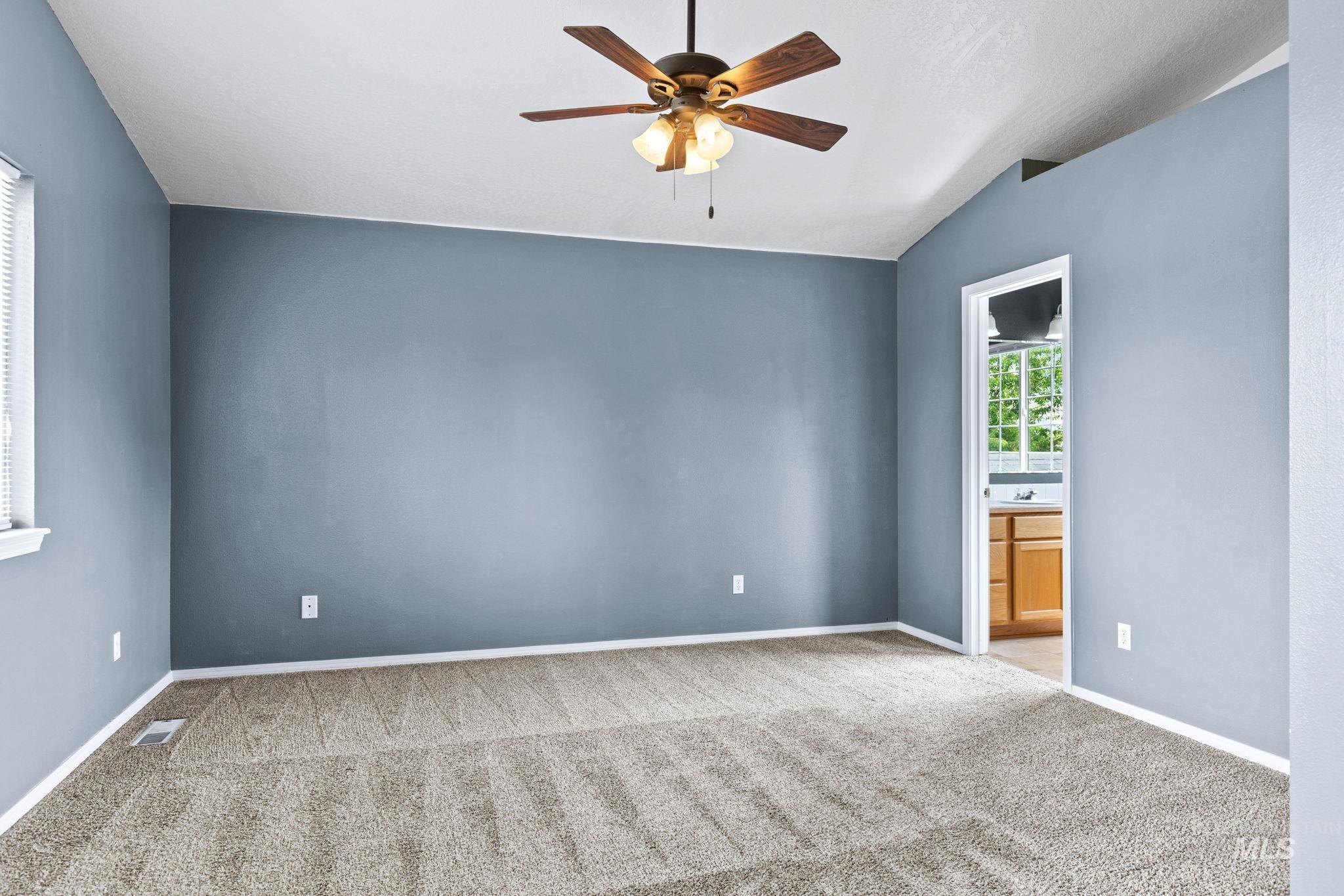 2412 E Clover Pl, Nampa, Idaho 83687-3603, 3 Bedrooms, 2 Bathrooms, Residential For Sale, Price $359,900, 98987350