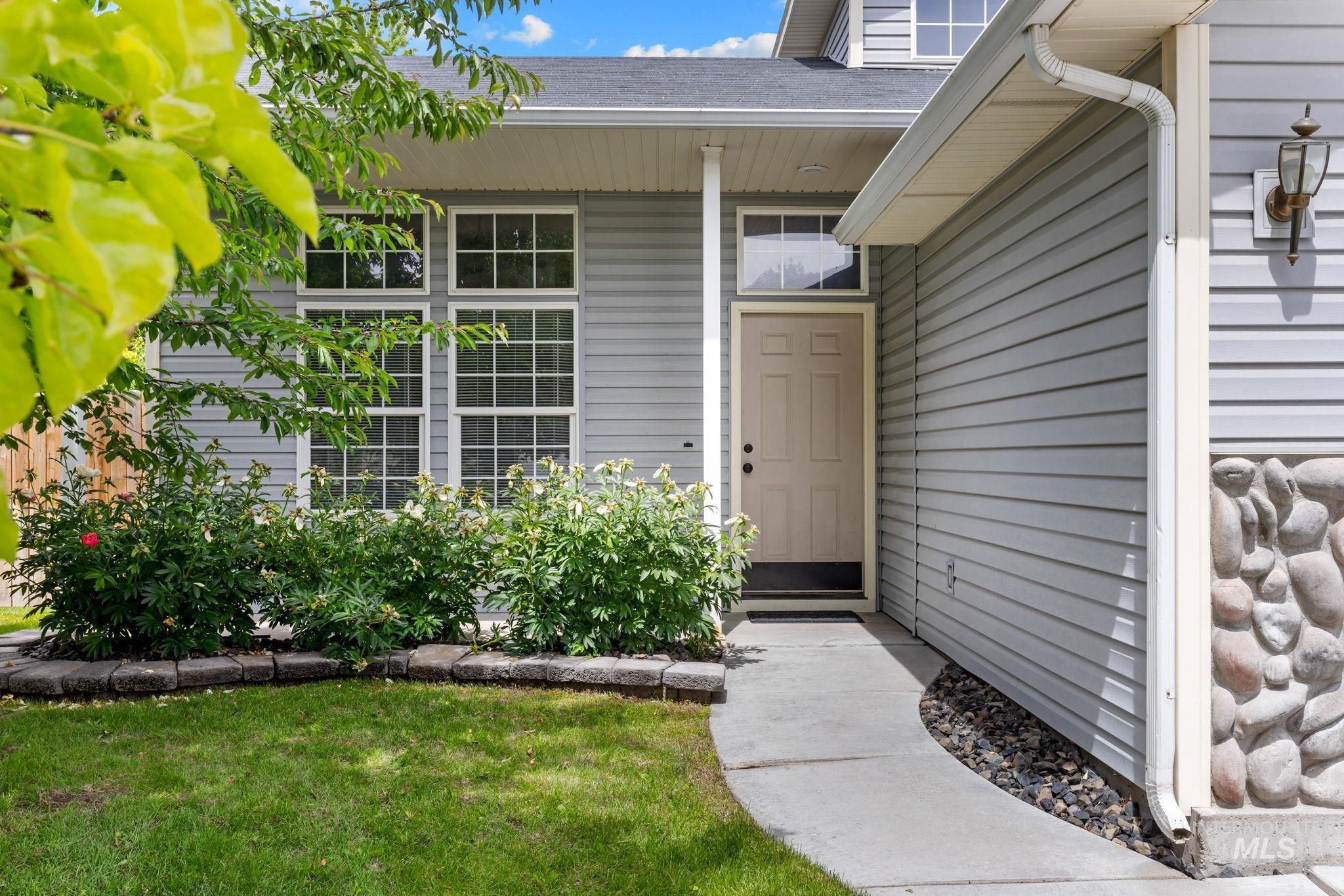 2412 E Clover Pl, Nampa, Idaho 83687-3603, 3 Bedrooms, 2 Bathrooms, Residential For Sale, Price $359,900, 98987350