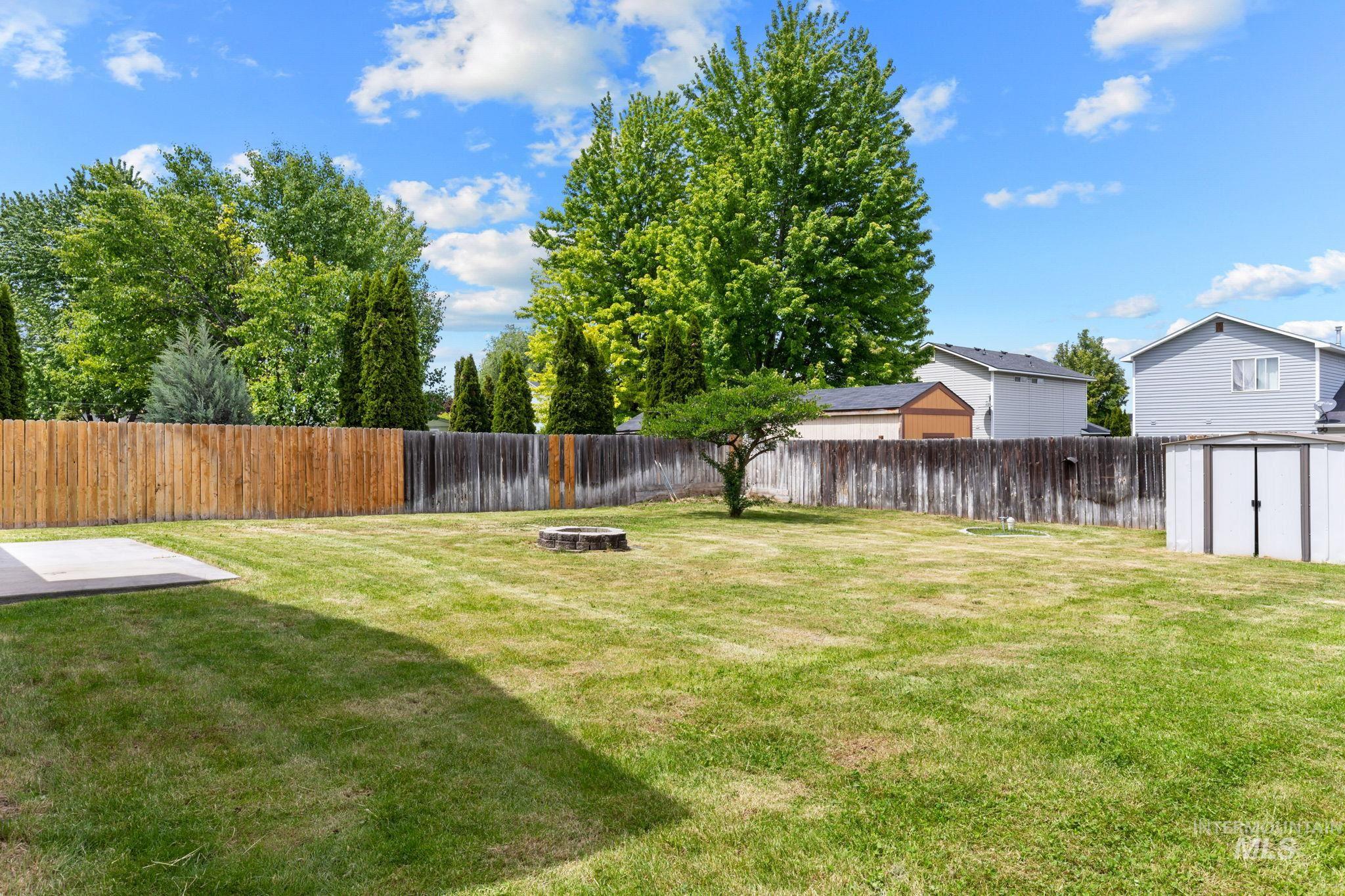 2412 E Clover Pl, Nampa, Idaho 83687-3603, 3 Bedrooms, 2 Bathrooms, Residential For Sale, Price $359,900, 98987350