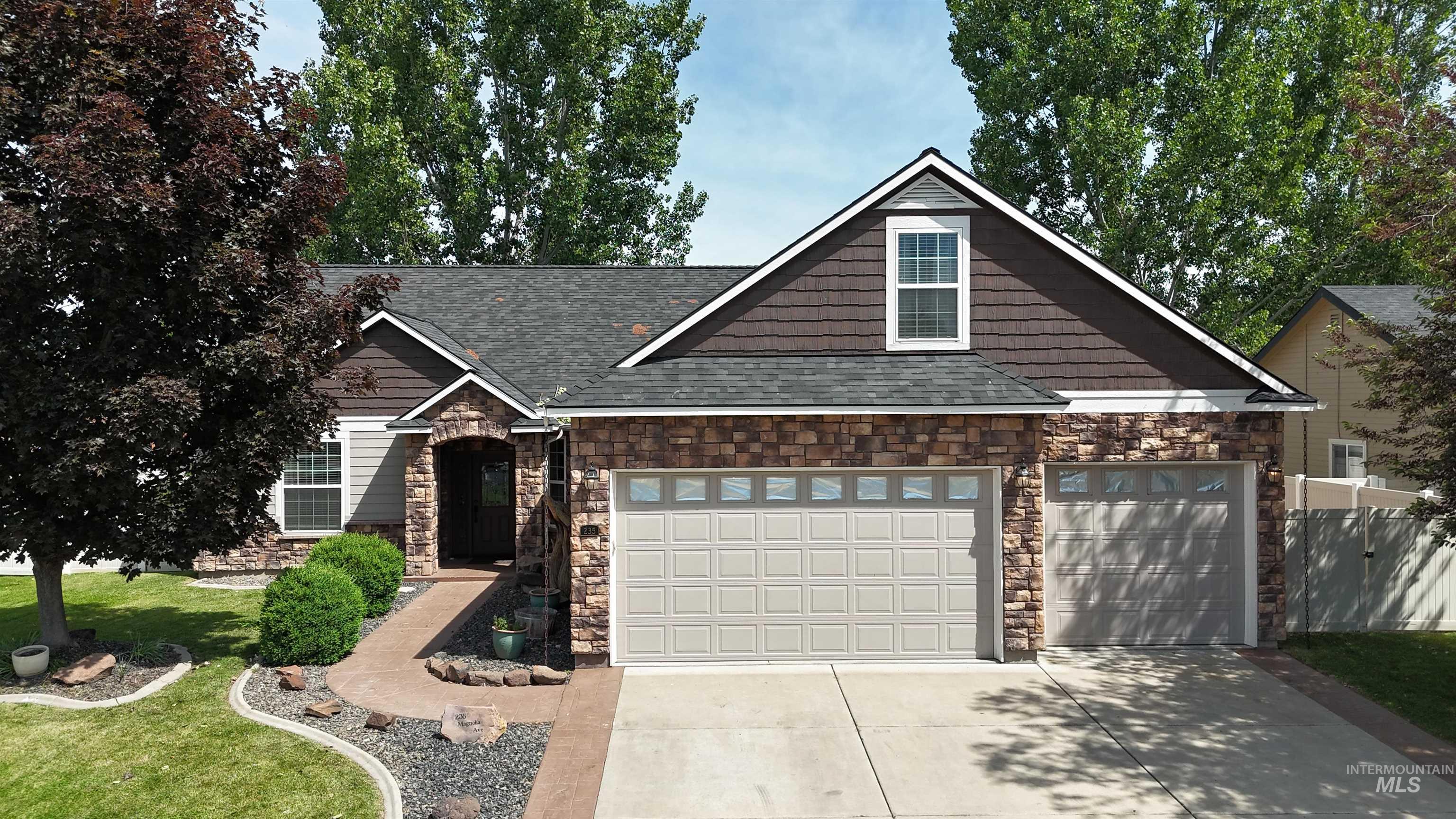 235 Magnolia Ave, Fruitland, Idaho 83619, 4 Bedrooms, 2 Bathrooms, Residential For Sale, Price $435,000, 98987351