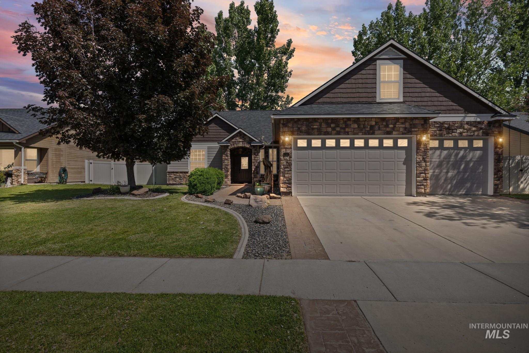 235 Magnolia Ave, Fruitland, Idaho 83619, 4 Bedrooms, 2 Bathrooms, Residential For Sale, Price $435,000, 98987351