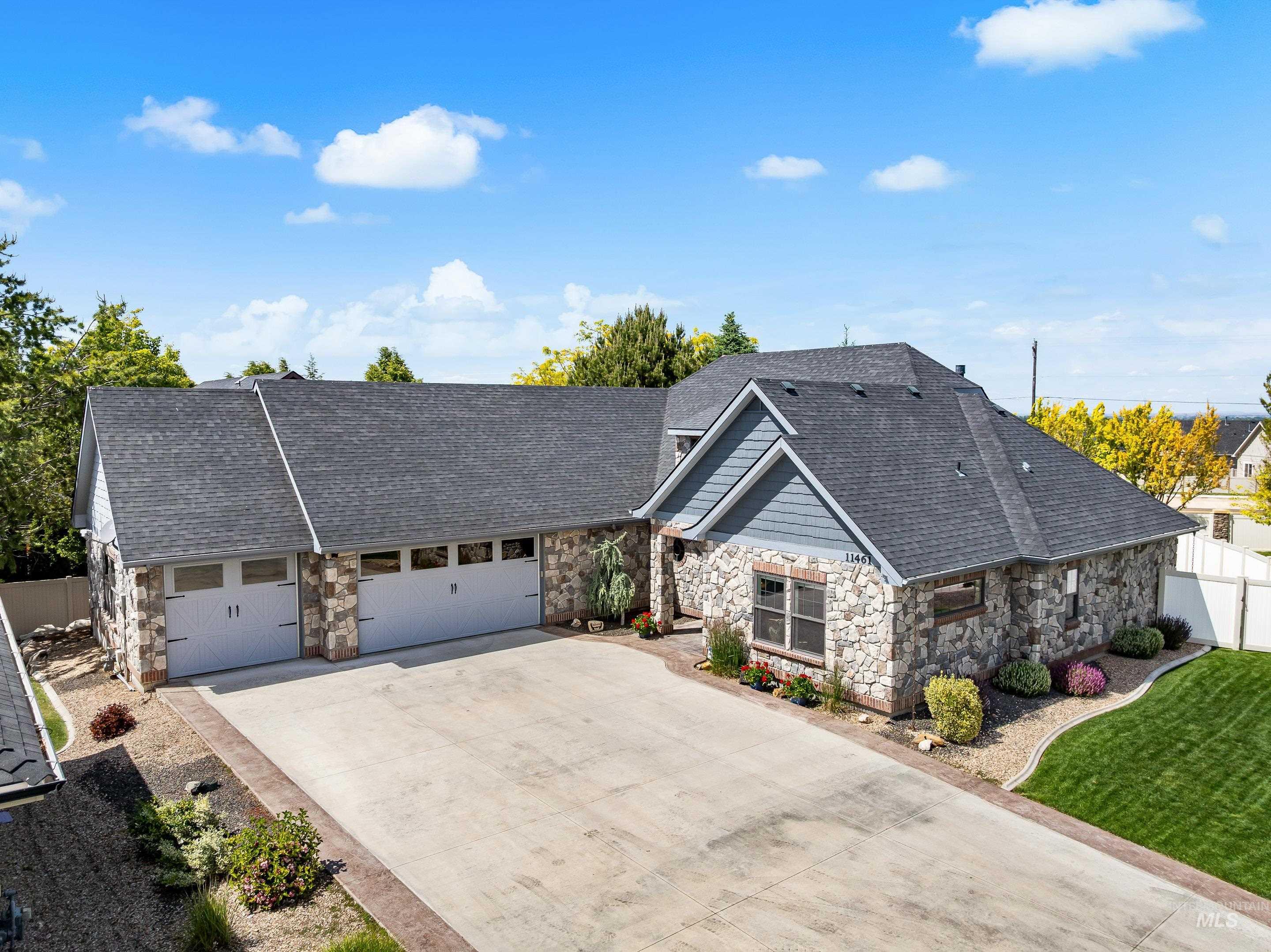 11461 S Cross Slope Place, Nampa, Idaho 83686, 3 Bedrooms, 2 Bathrooms, Residential For Sale, Price $699,990, 98987355