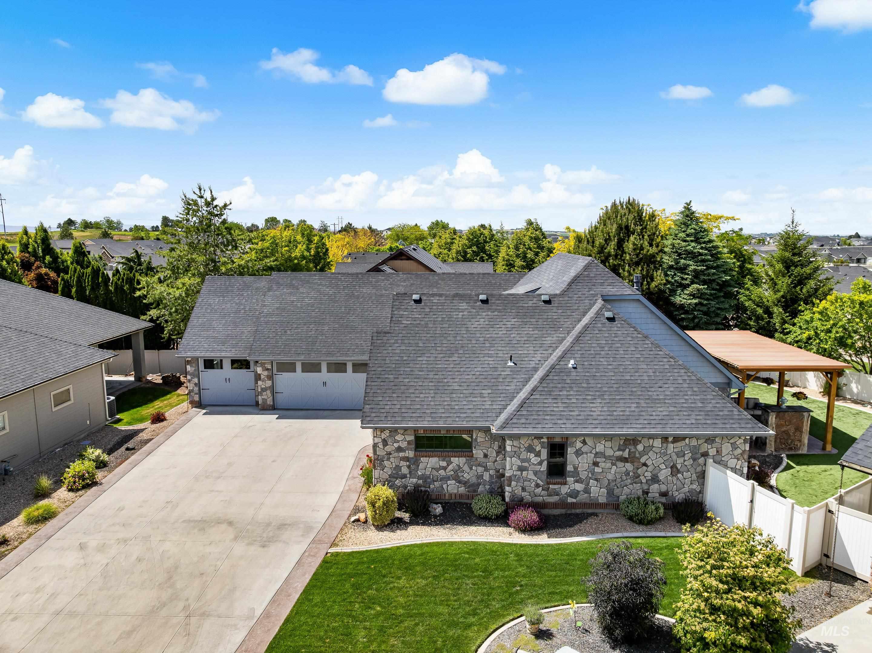 11461 S Cross Slope Place, Nampa, Idaho 83686, 3 Bedrooms, 2 Bathrooms, Residential For Sale, Price $699,990, 98987355