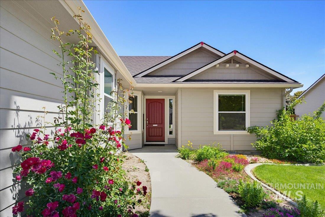 724 Edmund Street, Caldwell, Idaho 83605, 3 Bedrooms, 2 Bathrooms, Residential For Sale, Price $399,000, 98987356