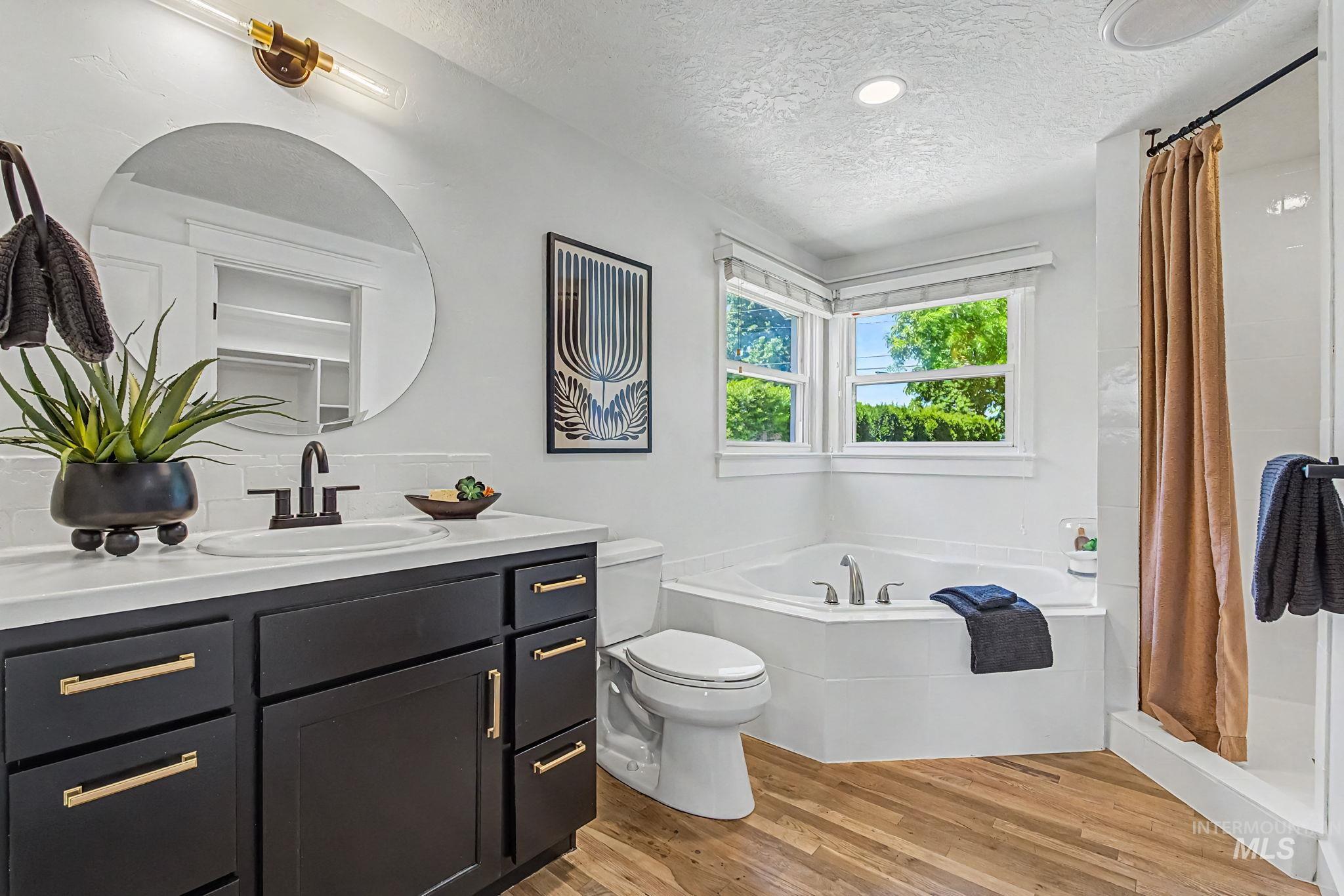 5920 W Cruzen St., Boise, Idaho 83704, 5 Bedrooms, 3 Bathrooms, Residential For Sale, Price $629,000, 98987357
