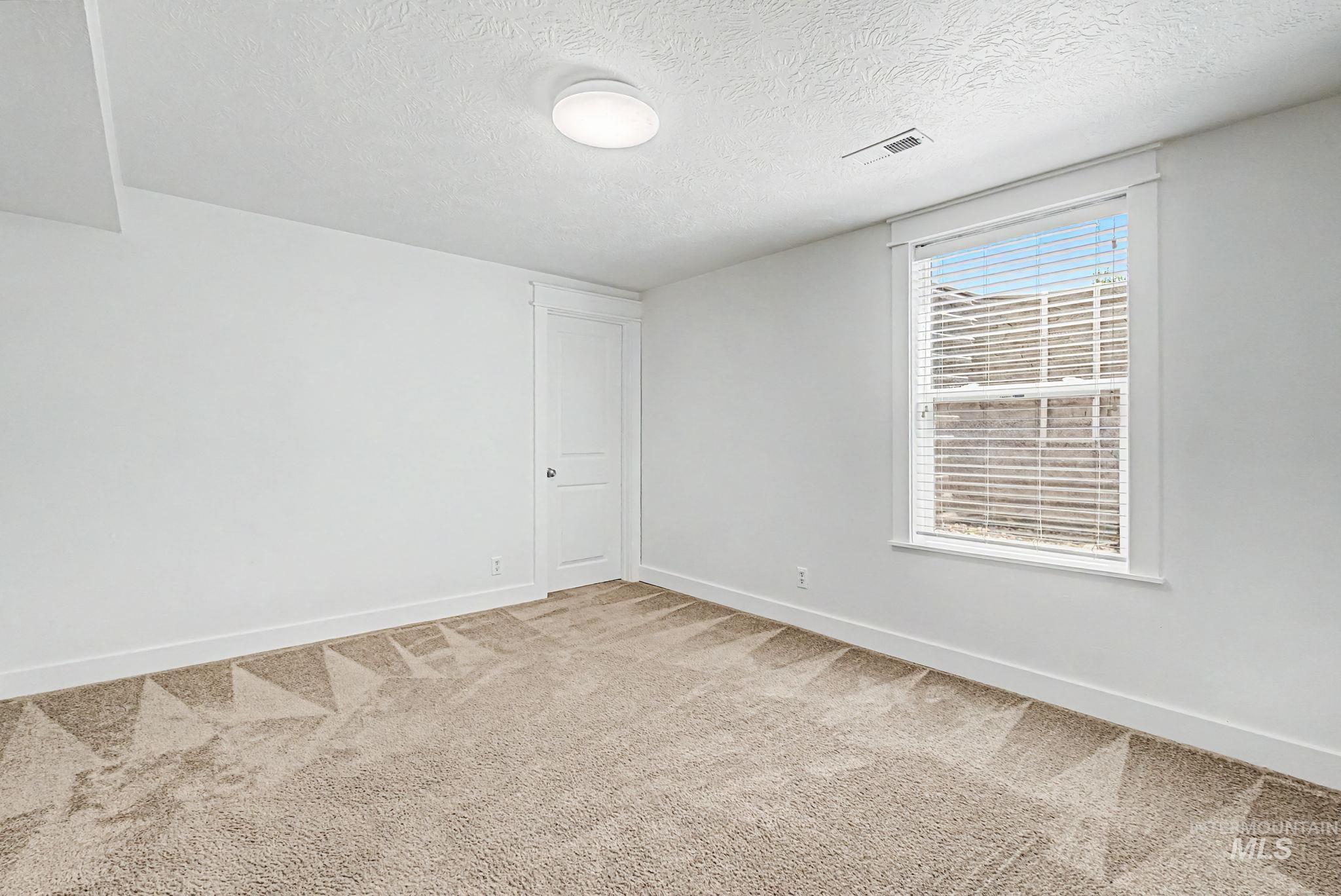 5920 W Cruzen St., Boise, Idaho 83704, 5 Bedrooms, 3 Bathrooms, Residential For Sale, Price $629,000, 98987357