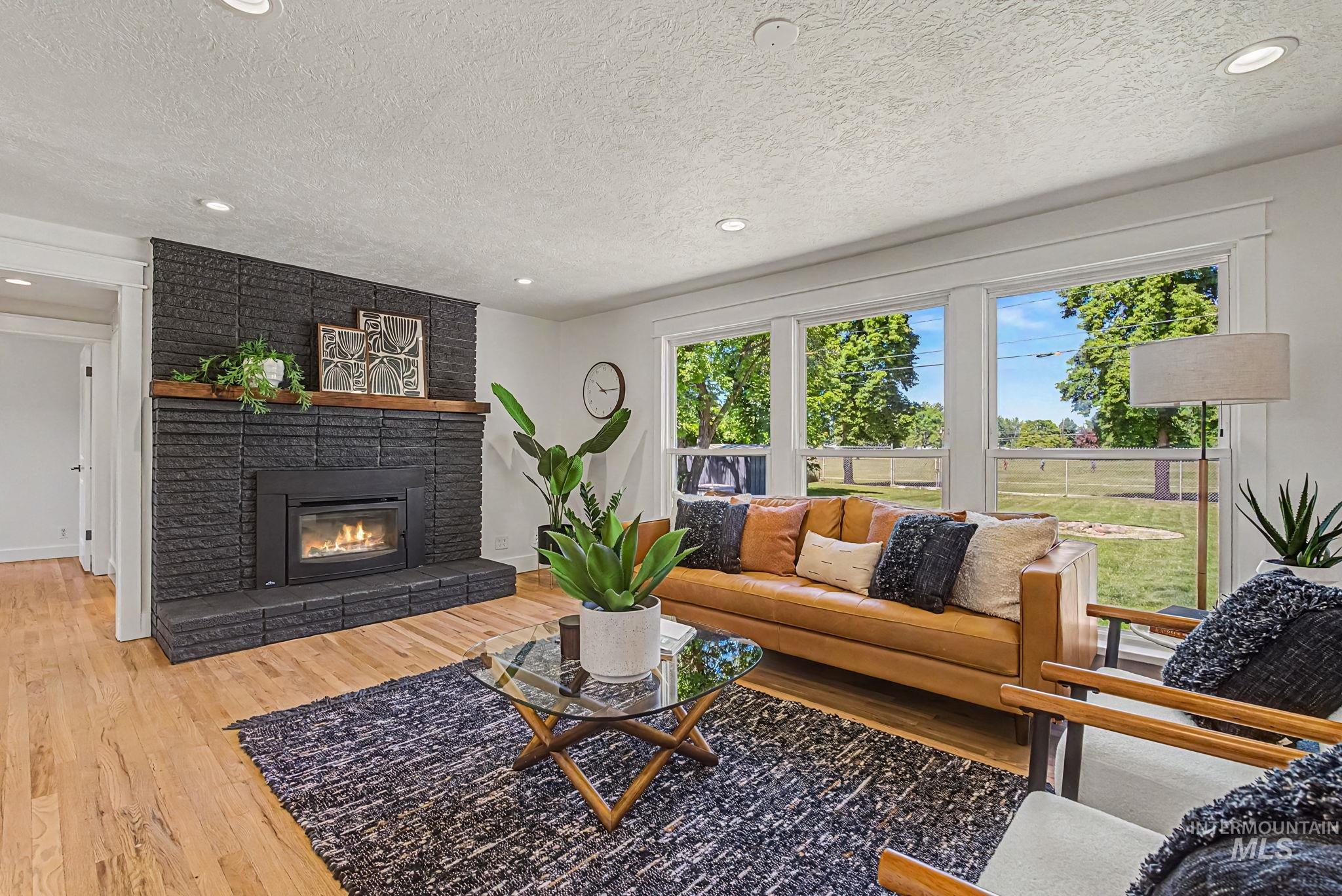 5920 W Cruzen St., Boise, Idaho 83704, 5 Bedrooms, 3 Bathrooms, Residential For Sale, Price $629,000, 98987357