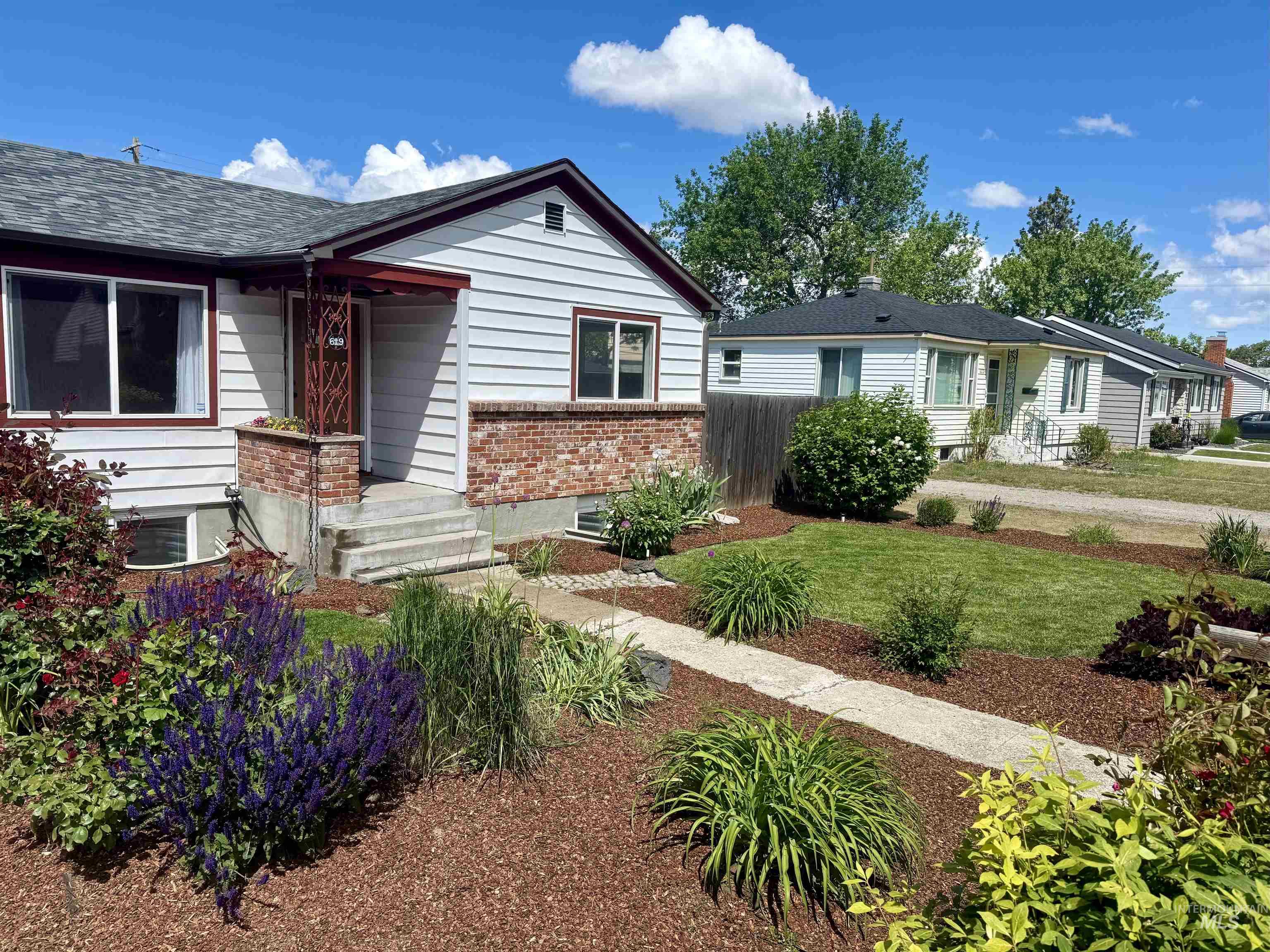 619 N Stanley St., Boise, Idaho 83706, 5 Bedrooms, 2 Bathrooms, Residential For Sale, Price $594,000, 98987360