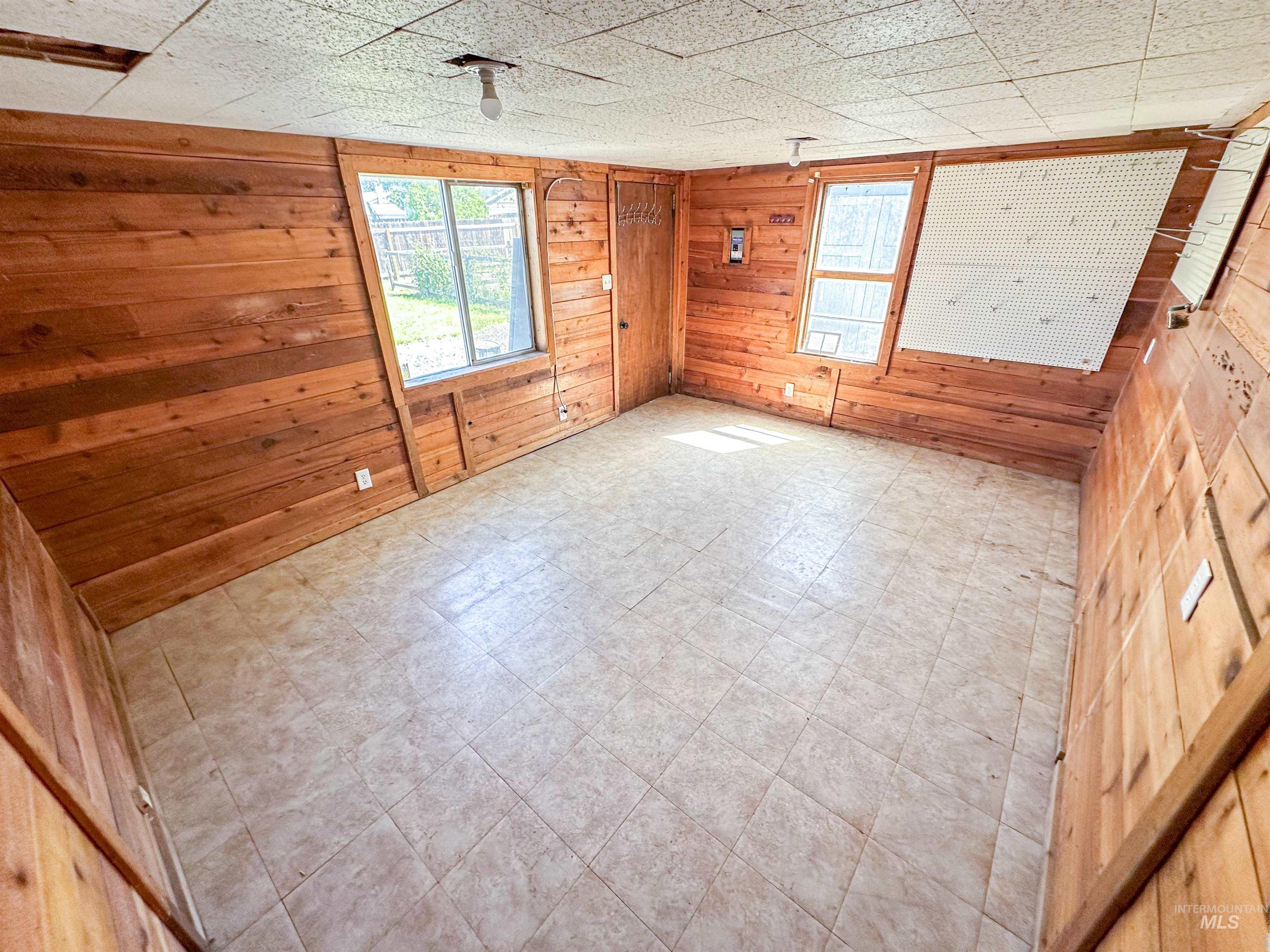 619 N Stanley St., Boise, Idaho 83706, 6 Bedrooms, 2 Bathrooms, Residential For Sale, Price $594,000, 98987360