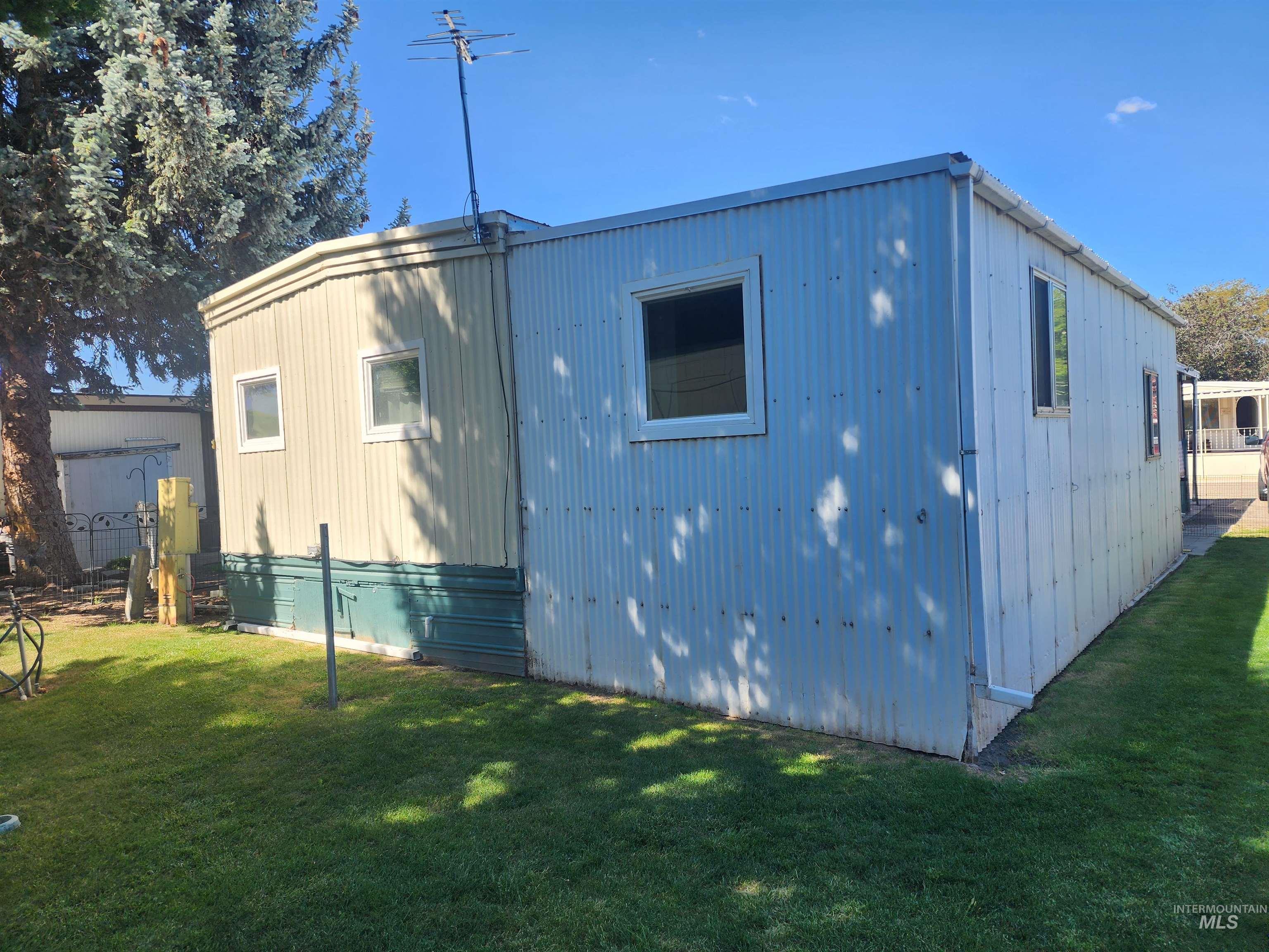 1715 W Flamingo, Nampa, Idaho 83651, 2 Bedrooms, 1 Bathroom, Residential For Sale, Price $89,900,MLS 98987361