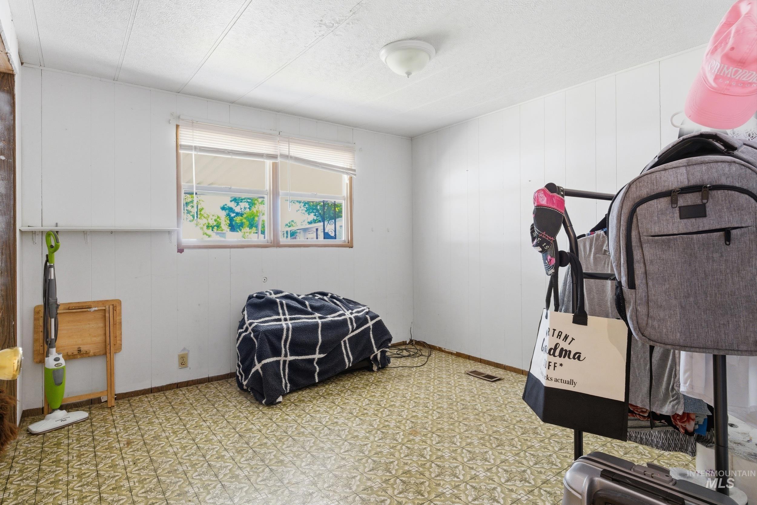 7701 W Ustick rd, Boise, Idaho 83704, 2 Bedrooms, 2 Bathrooms, Residential For Sale, Price $90,000, 98987362