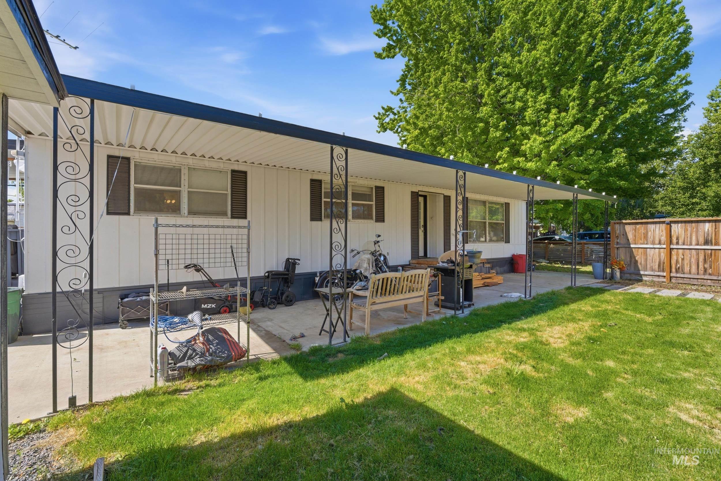 7701 W Ustick rd, Boise, Idaho 83704, 2 Bedrooms, 2 Bathrooms, Residential For Sale, Price $90,000, 98987362