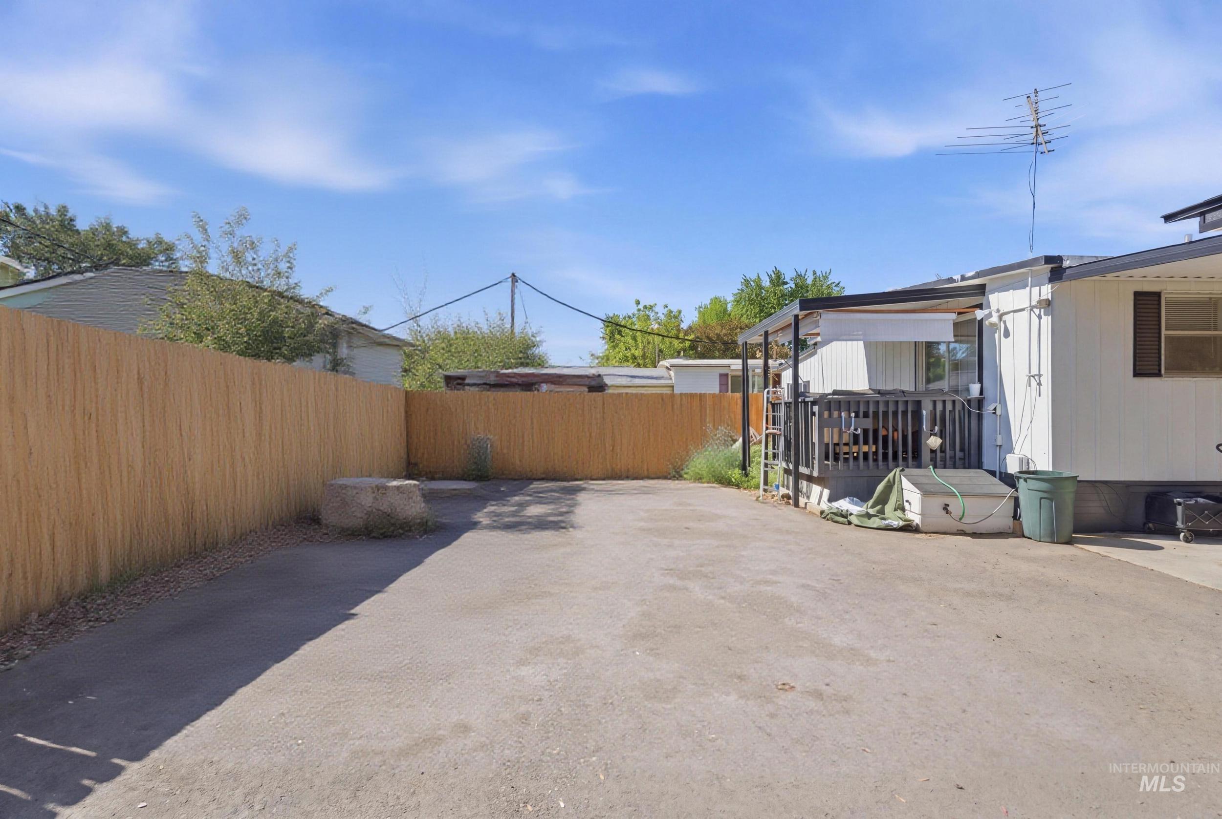 7701 W Ustick rd, Boise, Idaho 83704, 2 Bedrooms, 2 Bathrooms, Residential For Sale, Price $90,000, 98987362