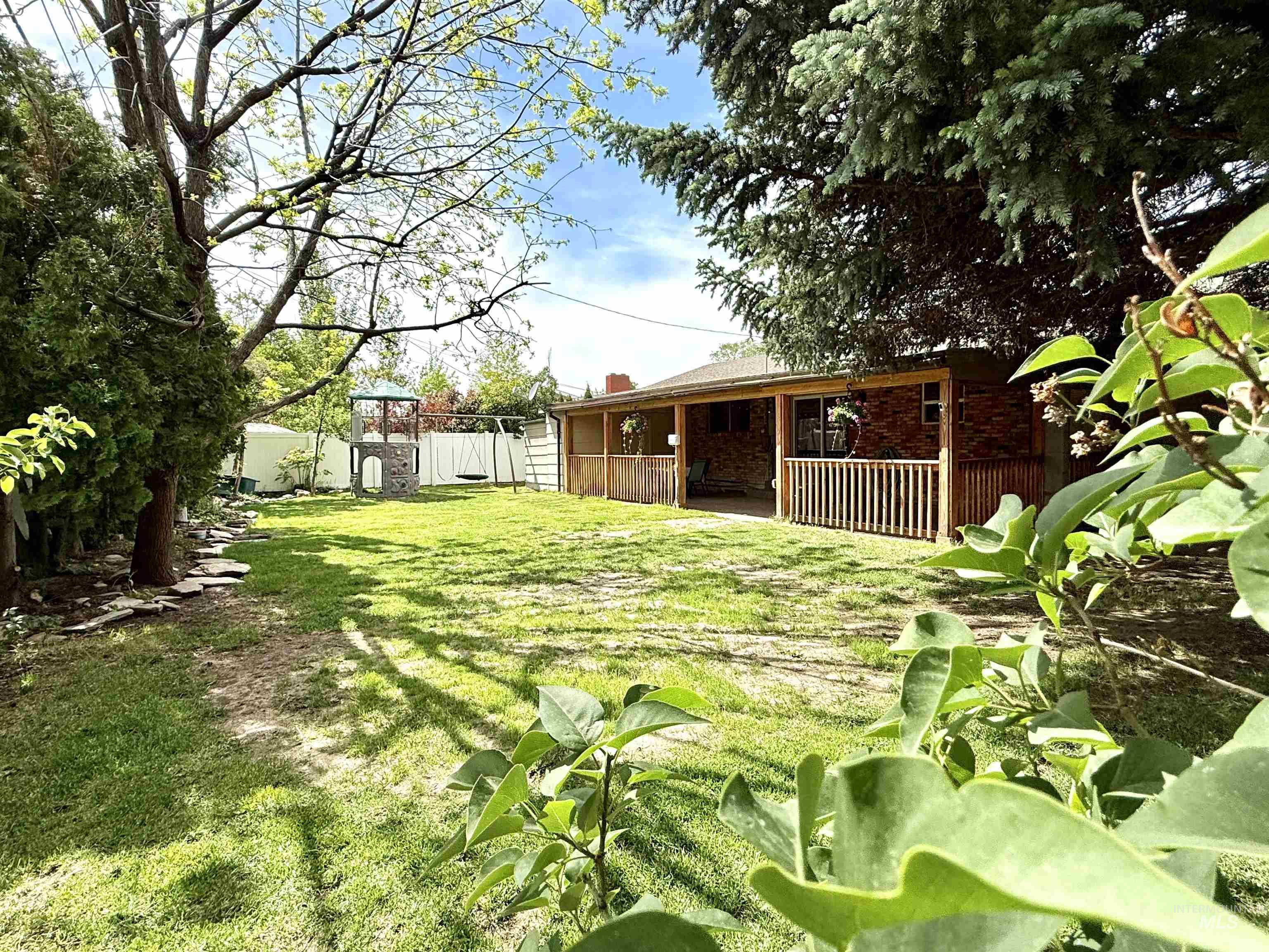 1053 E 18th St., Burley, Idaho 83318, 5 Bedrooms, 3 Bathrooms, Residential For Sale, Price $375,000, 98987366
