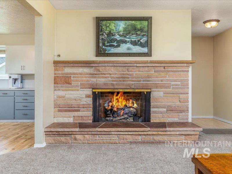 966 N Edgewood Ln., Eagle, Idaho 83616, 4 Bedrooms, 2 Bathrooms, Residential For Sale, Price $559,000, 98987368