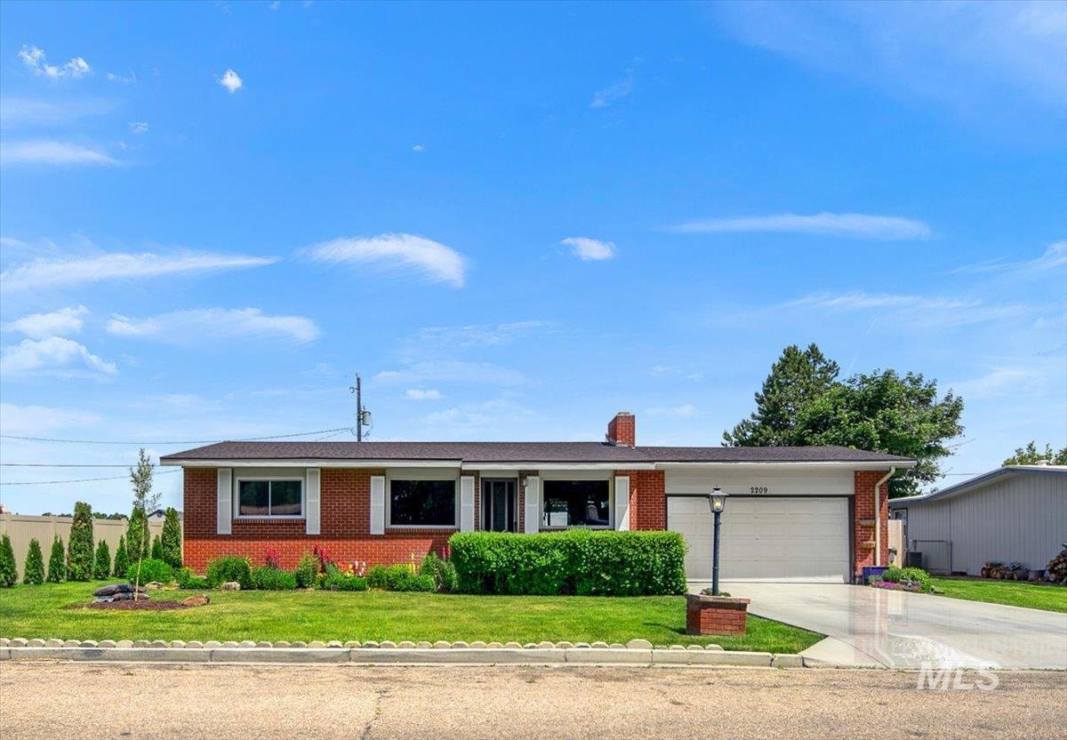2209 Terrace Dr, Caldwell, Idaho 83605, 4 Bedrooms, 2 Bathrooms, Residential For Sale, Price $399,900, 98987371