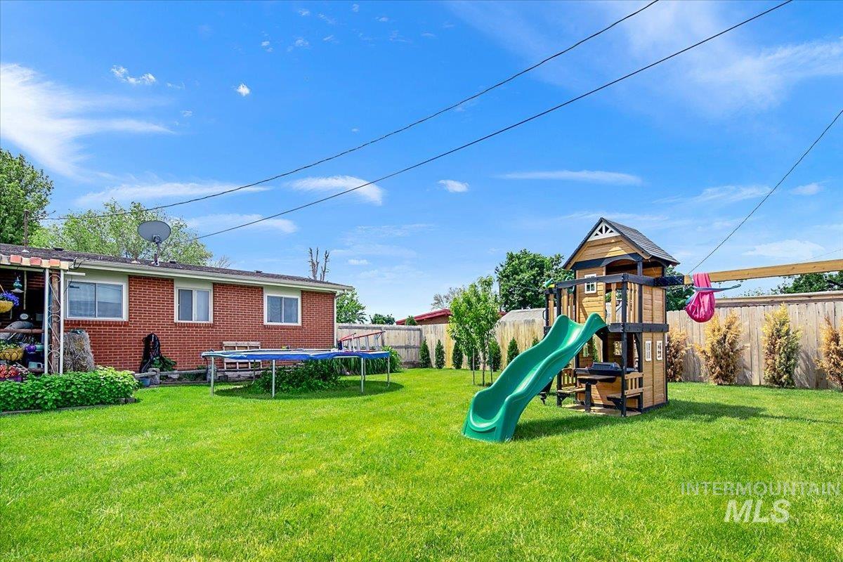 2209 Terrace Dr, Caldwell, Idaho 83605, 4 Bedrooms, 2 Bathrooms, Residential For Sale, Price $399,900, 98987371