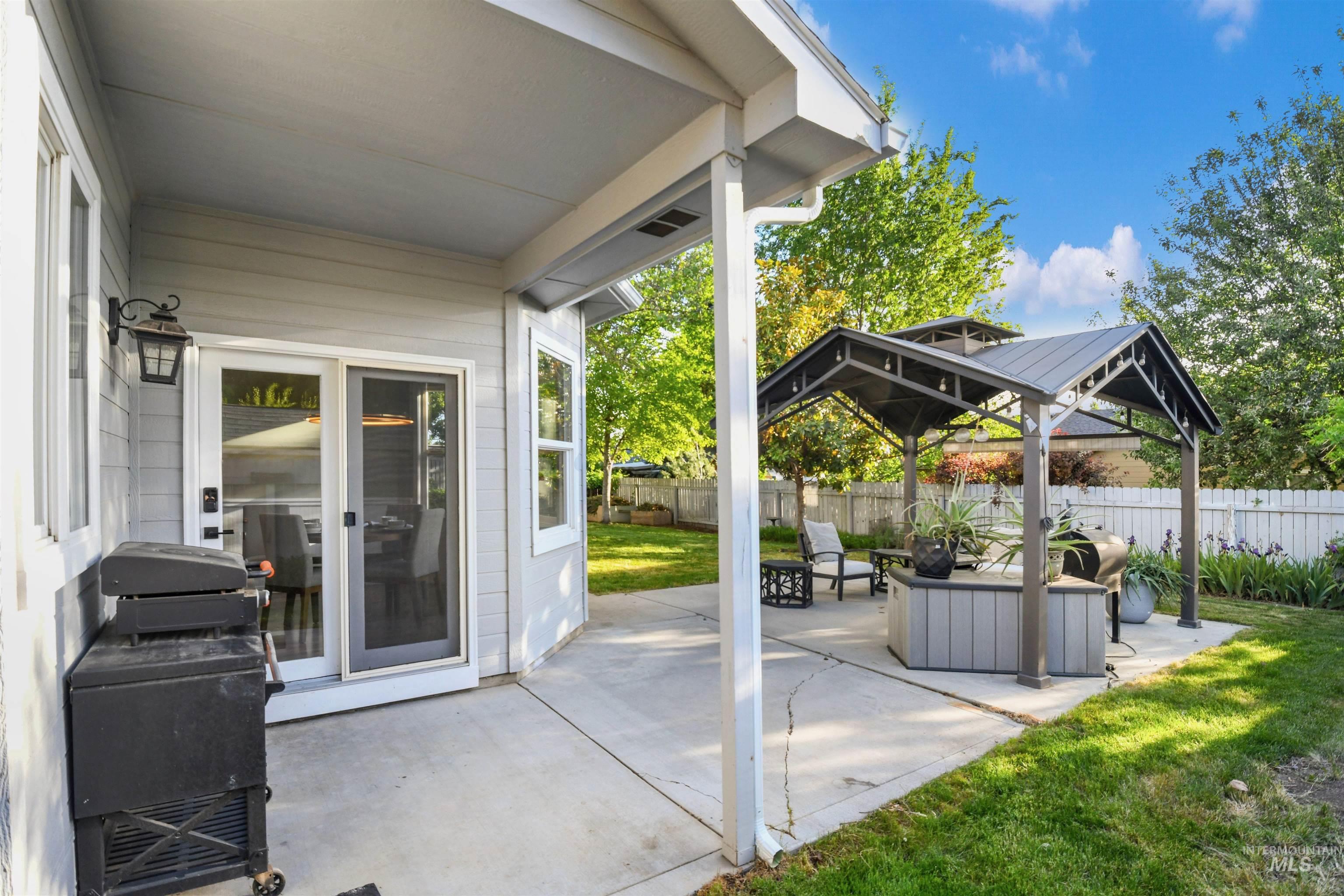 2887 N Fieldstone Way, Meridian, Idaho 83646, 4 Bedrooms, 3 Bathrooms, Residential For Sale, Price $569,900, 98987372