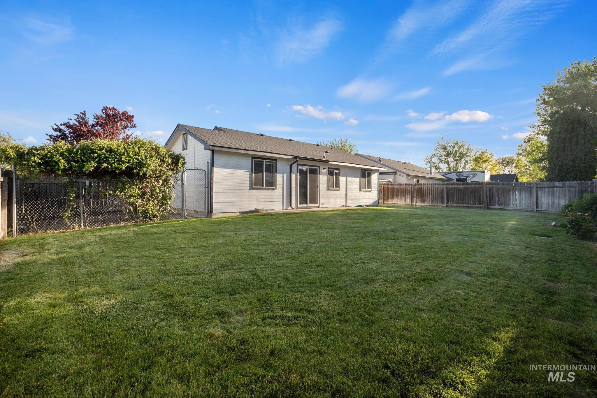 1410 W Ryegrass Ct., Kuna, Idaho 83634, 3 Bedrooms, 2 Bathrooms, Residential For Sale, Price $345,900, 98987377
