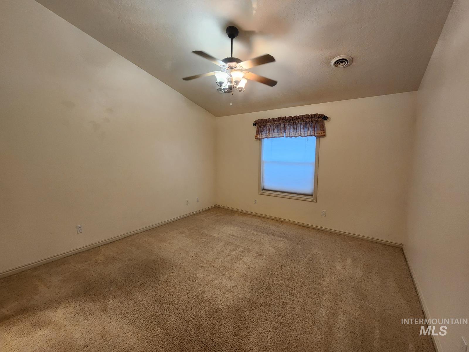 1000 N Rodeo St, Parma, Idaho 83660, 3 Bedrooms, 2.5 Bathrooms, Residential For Sale, Price $355,000, 98987380