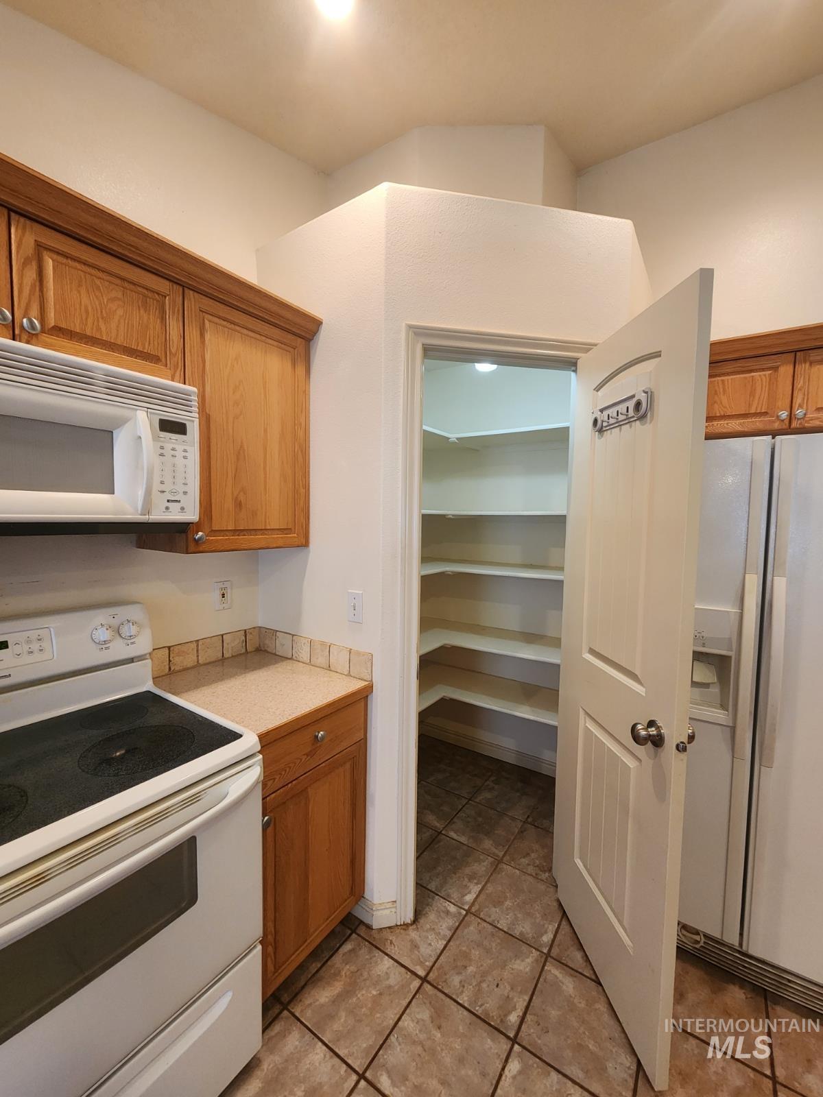 1000 N Rodeo St, Parma, Idaho 83660, 3 Bedrooms, 2.5 Bathrooms, Residential For Sale, Price $355,000, 98987380
