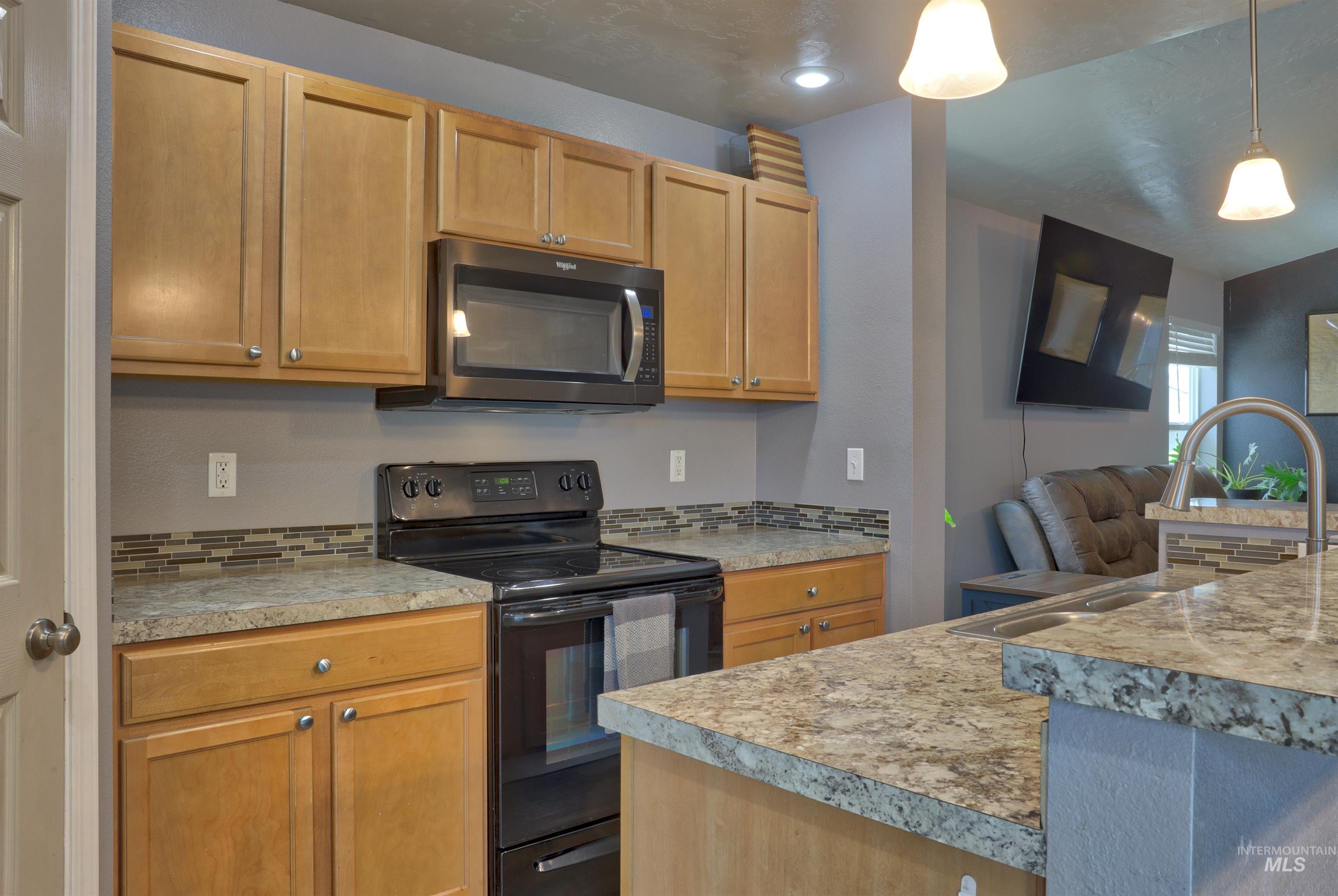 11719 Altamont St, Caldwell, Idaho 83607, 3 Bedrooms, 2 Bathrooms, Residential For Sale, Price $389,900, 98987383