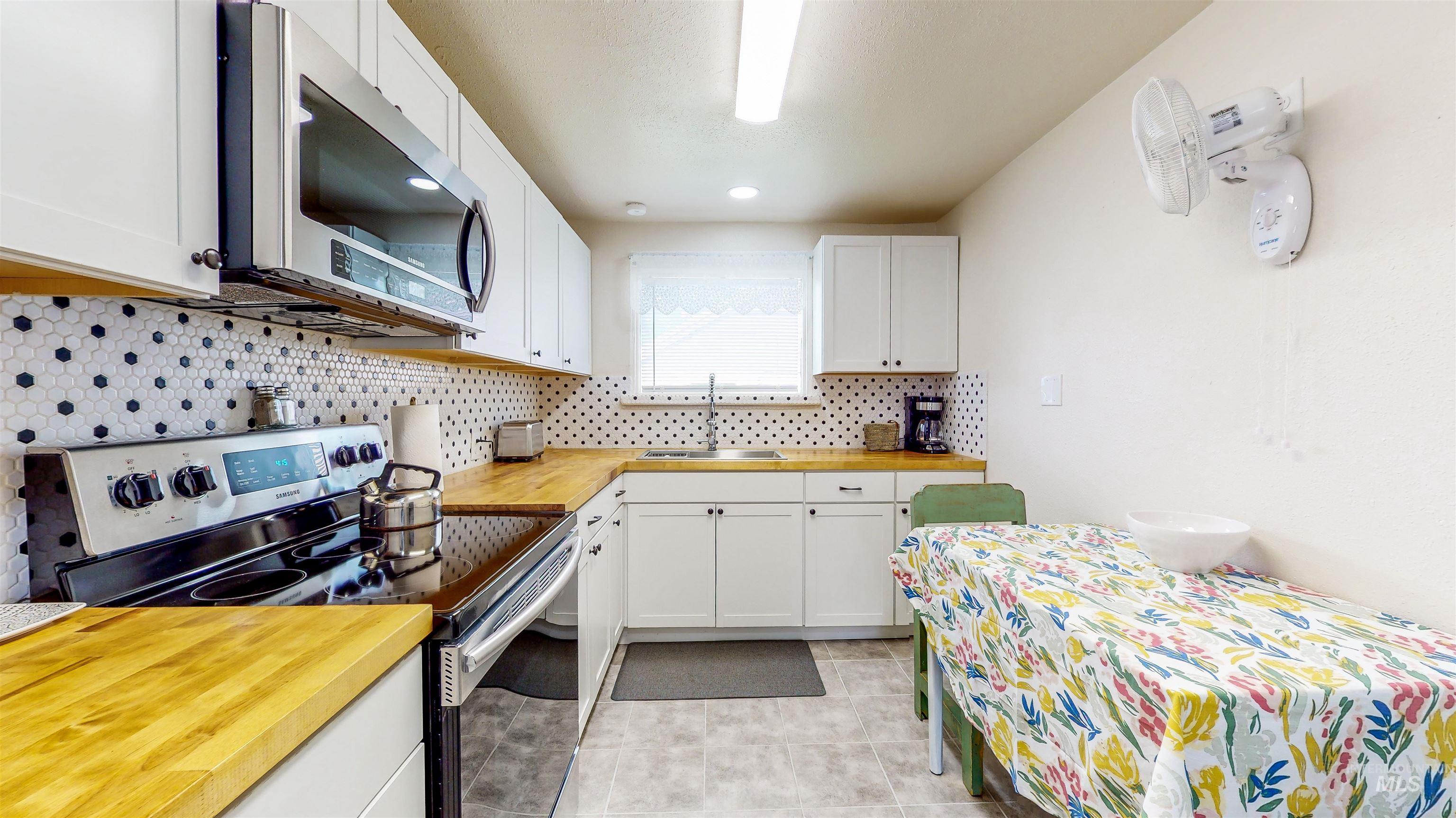 503 Addison Ave, Twin Falls, Idaho 83301, 2 Bedrooms, 1 Bathroom, Residential Income For Sale, Price $565,000, 98987387