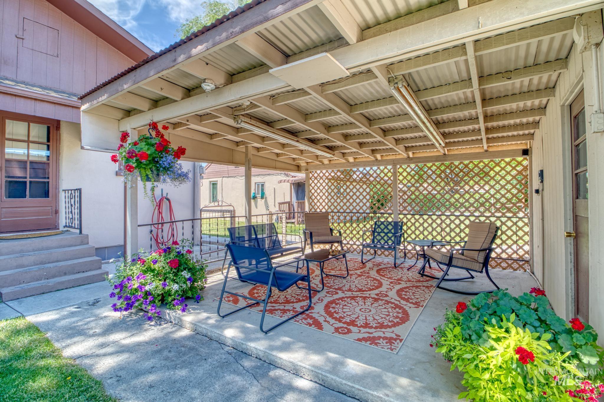 503 Addison Ave, Twin Falls, Idaho 83301, 2 Bedrooms, 1 Bathroom, Residential Income For Sale, Price $565,000, 98987387