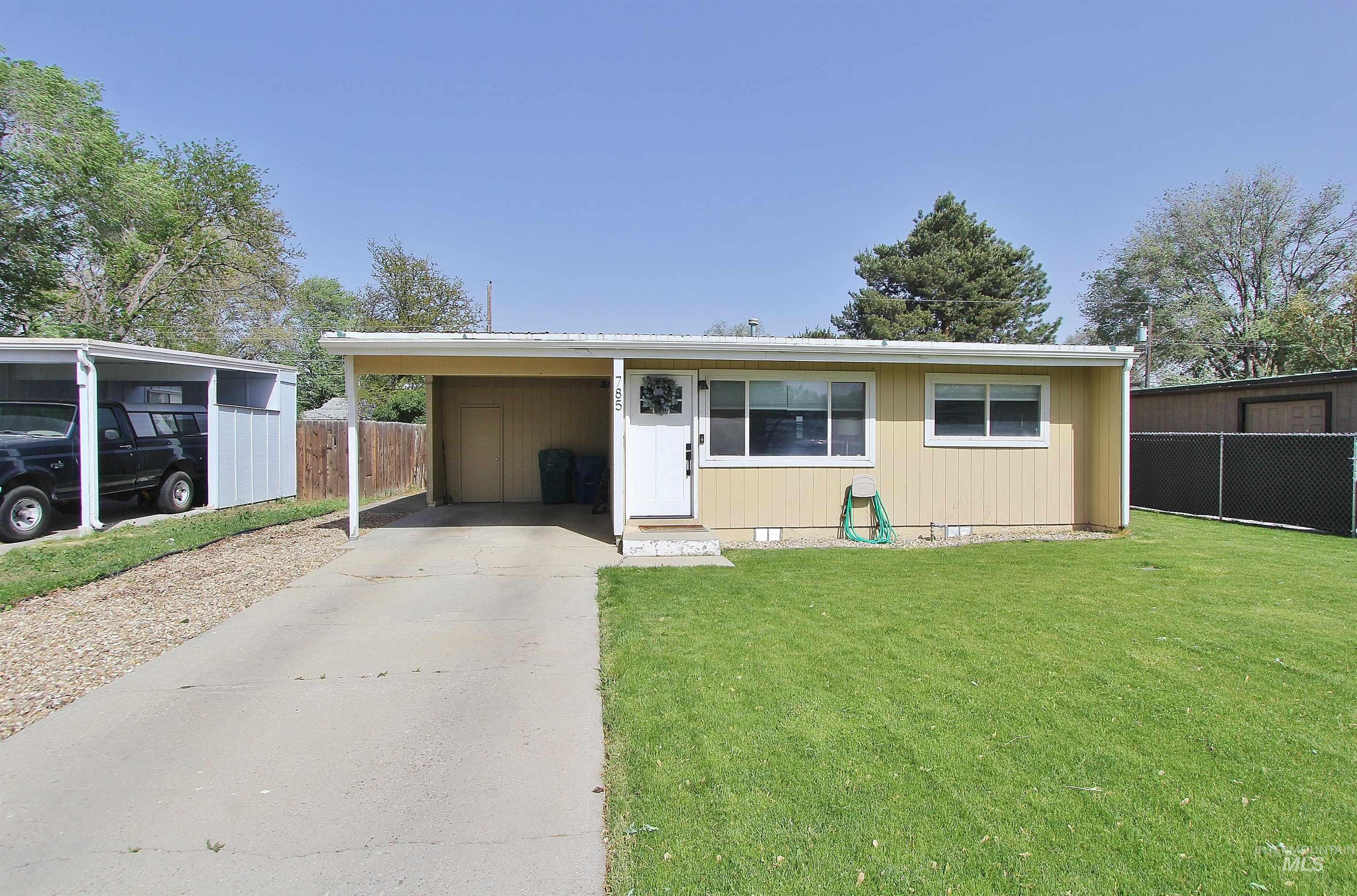 785 S 12th E, Mountain Home, Idaho 83647, 2 Bedrooms, 1 Bathroom, Residential For Sale, Price $240,000, 98987389