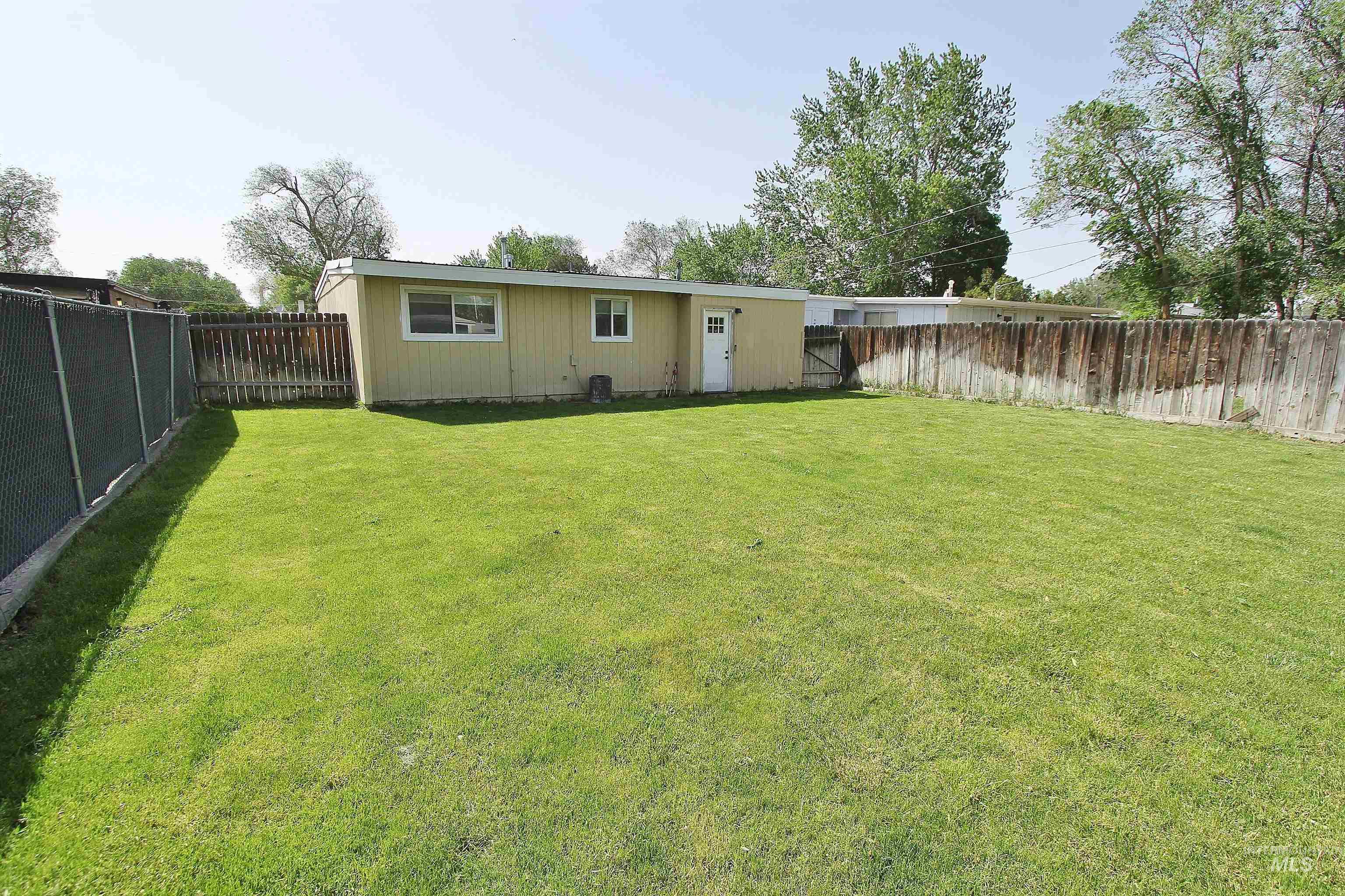 785 S 12th E, Mountain Home, Idaho 83647, 2 Bedrooms, 1 Bathroom, Residential For Sale, Price $240,000, 98987389