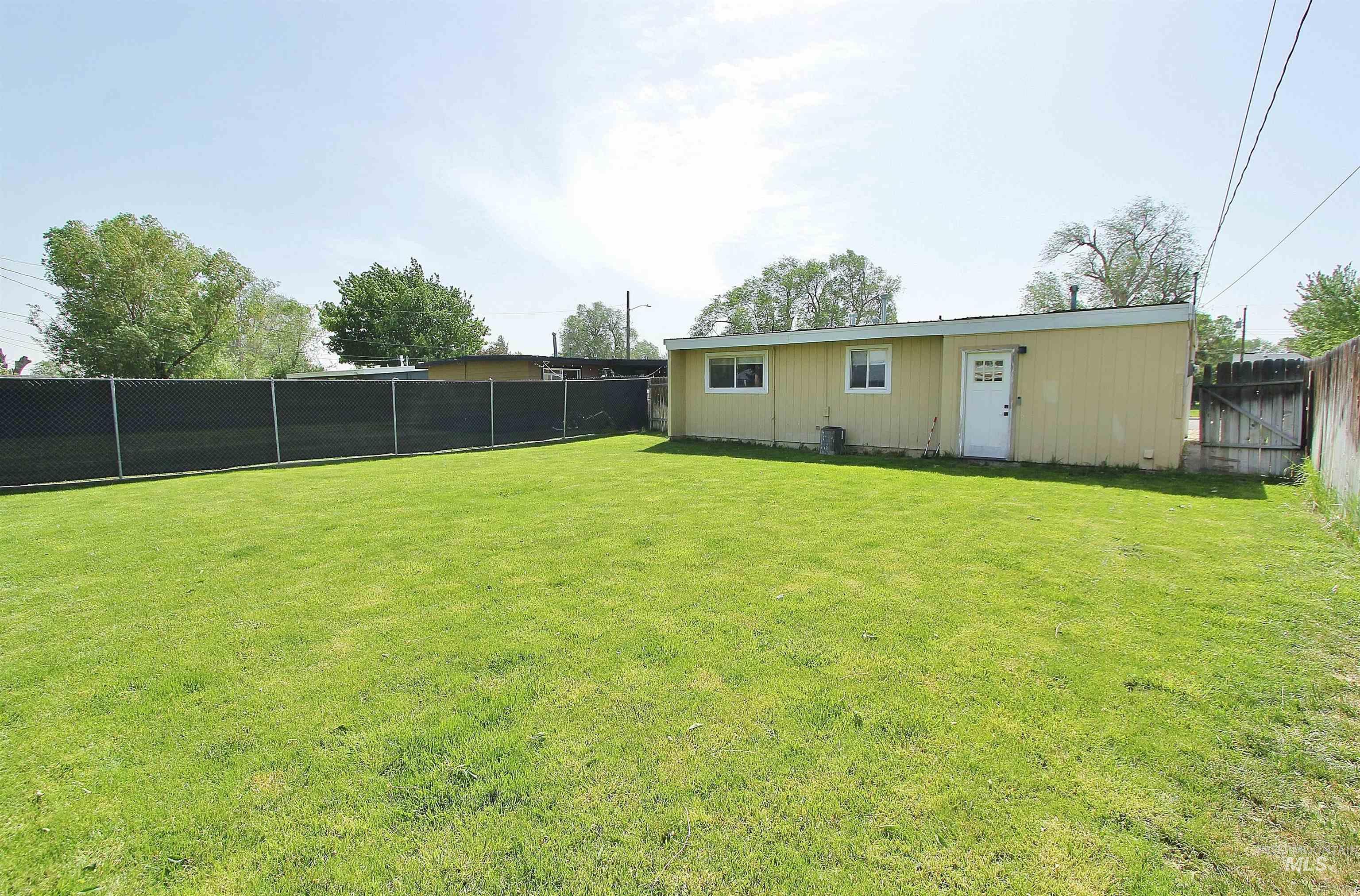 785 S 12th E, Mountain Home, Idaho 83647, 2 Bedrooms, 1 Bathroom, Residential For Sale, Price $240,000, 98987389